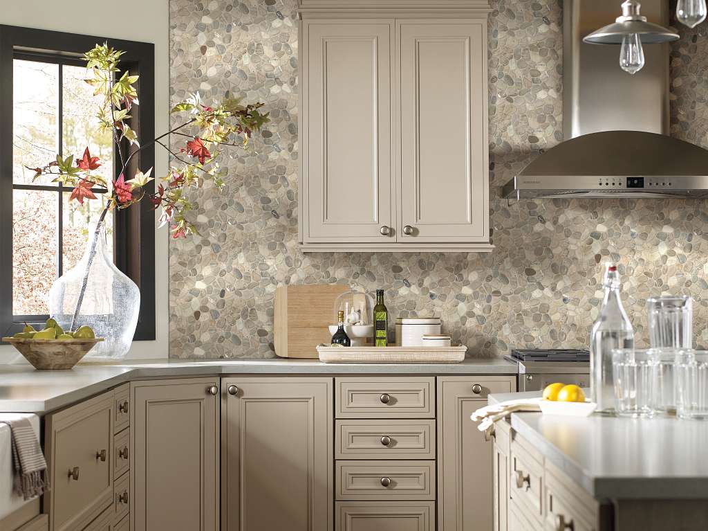 Brookstone Flat Mosaic Tile & Stone - Vitality Mica Room Scene Image