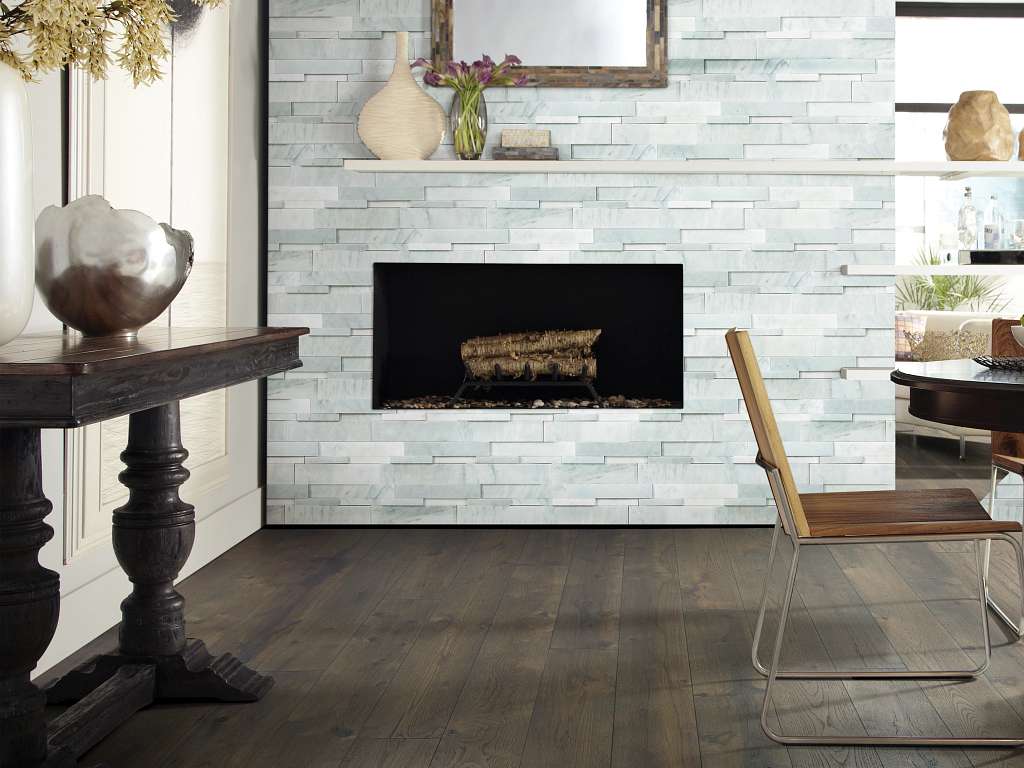 Firestone Split Face Tile & Stone - Bianco Venatino Room Scene Image