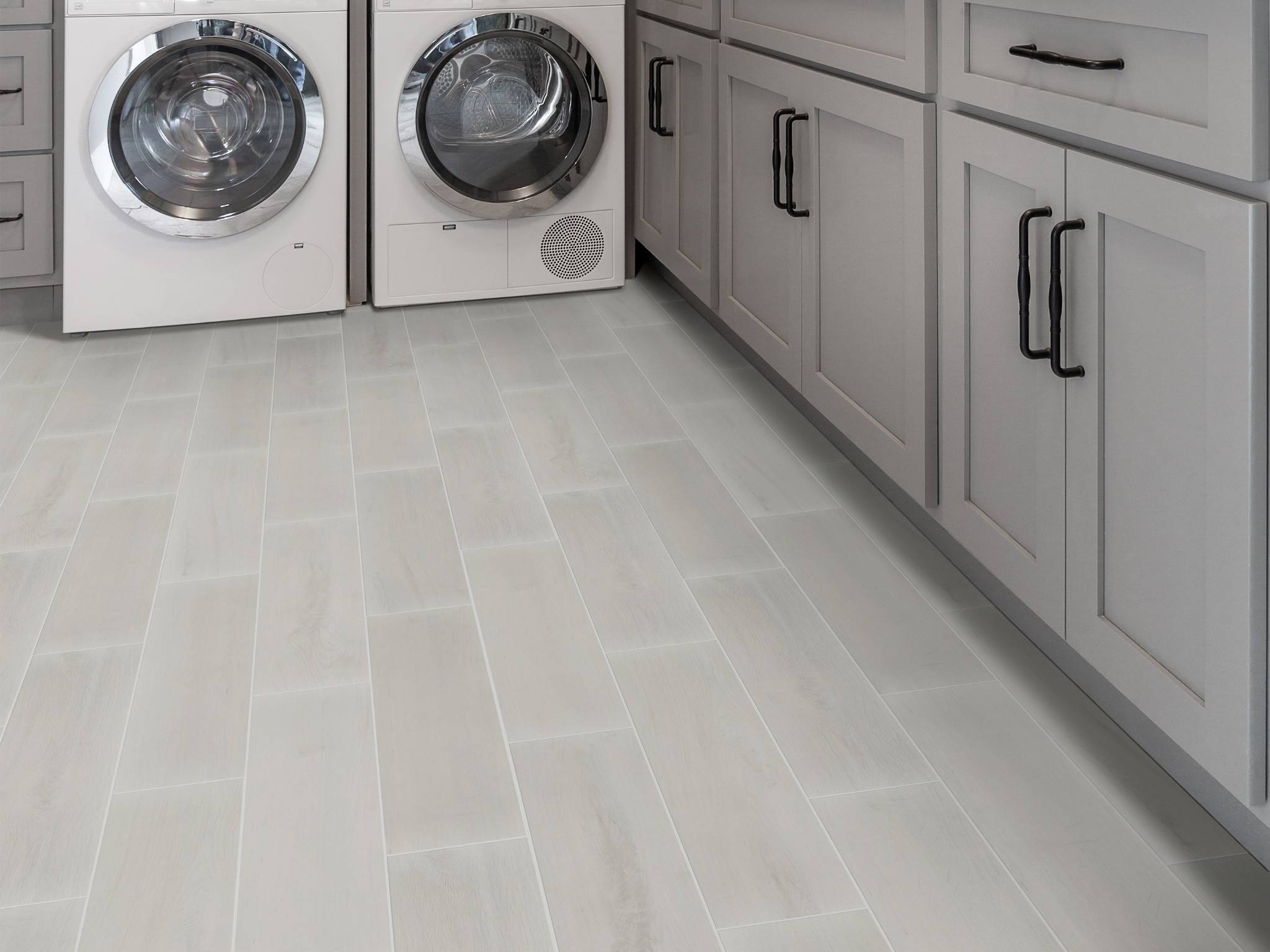 Style - Regent 7x22,  Color - PLATINUM - Room Scene