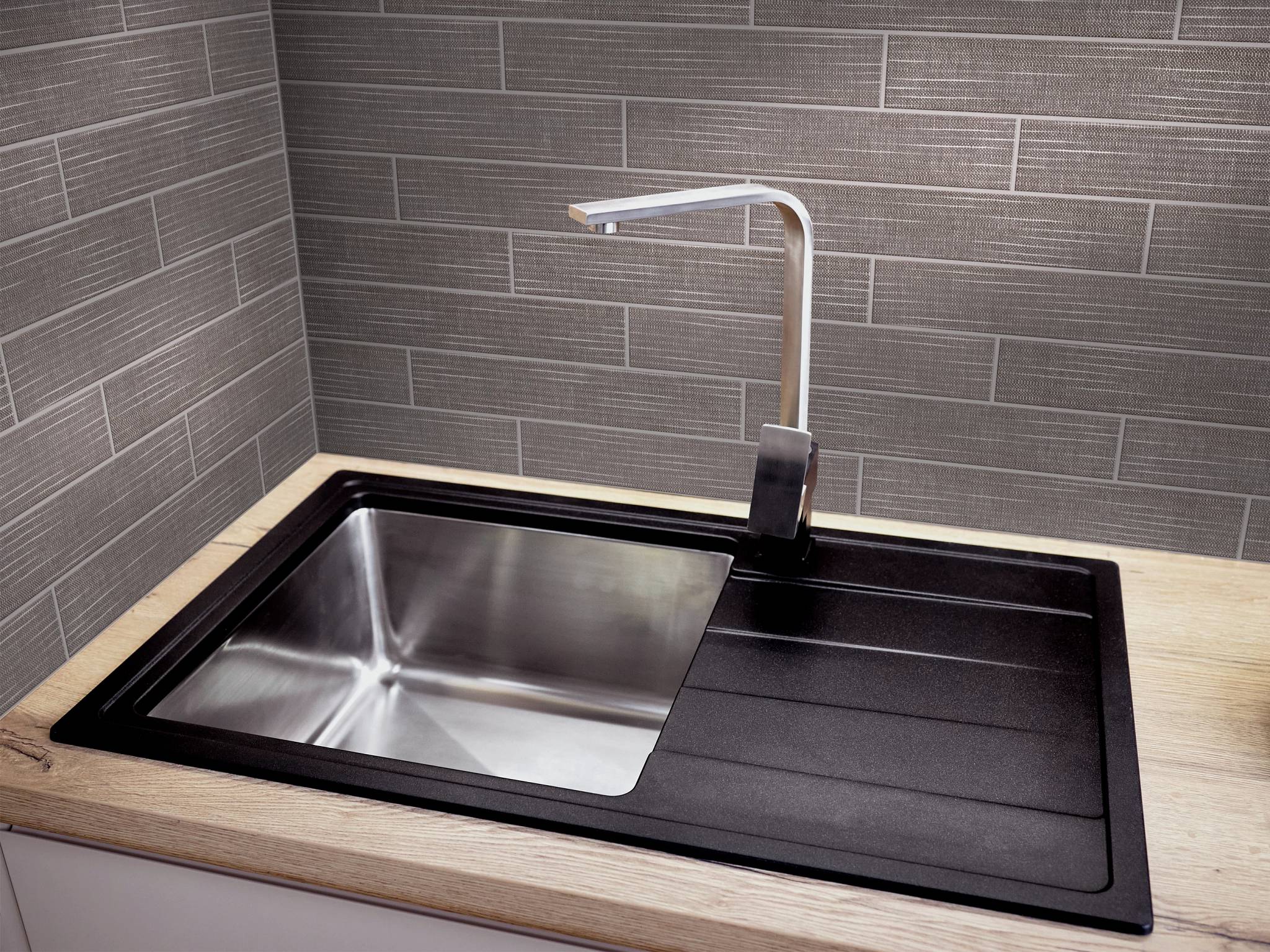 Style - Linen 3x17,  Color - ONYX - Room Scene