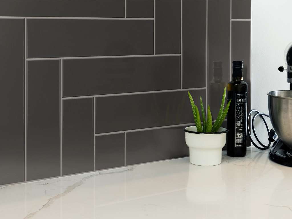 Grandeur 4x16 Gloss Tile & Stone - Carbon Room Scene Image