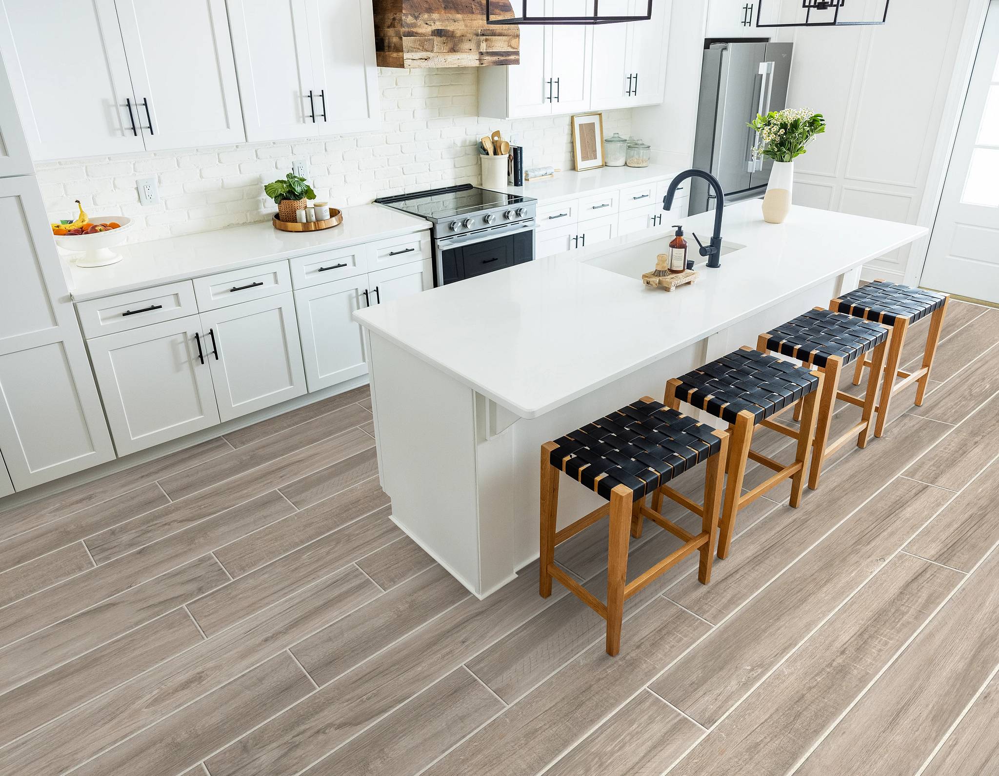 Style - Savannah 8x48,  Color - SILVER - Room Scene