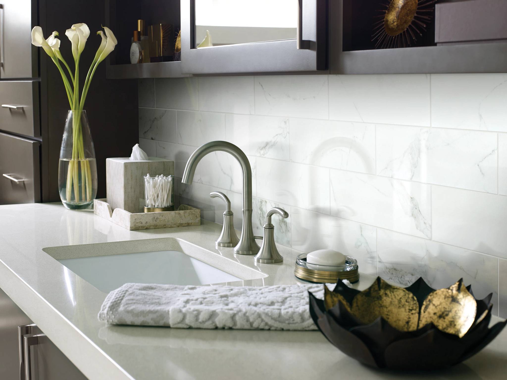 Style - Casino 4x12 Polish,  Color - STATUARIO - Room Scene