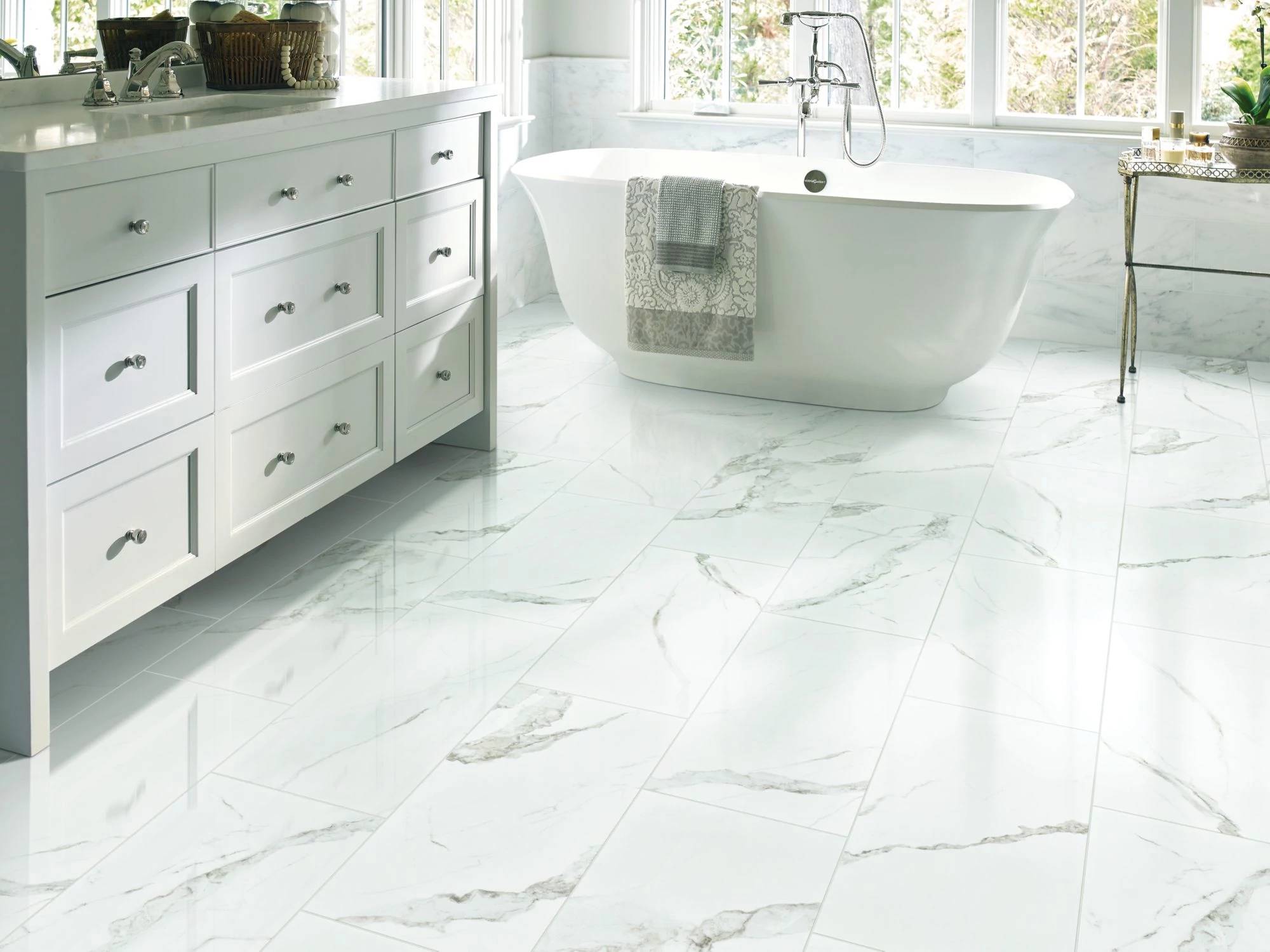 Style - Casino 24x24 Polished,  Color - STATUARIO - Room Scene