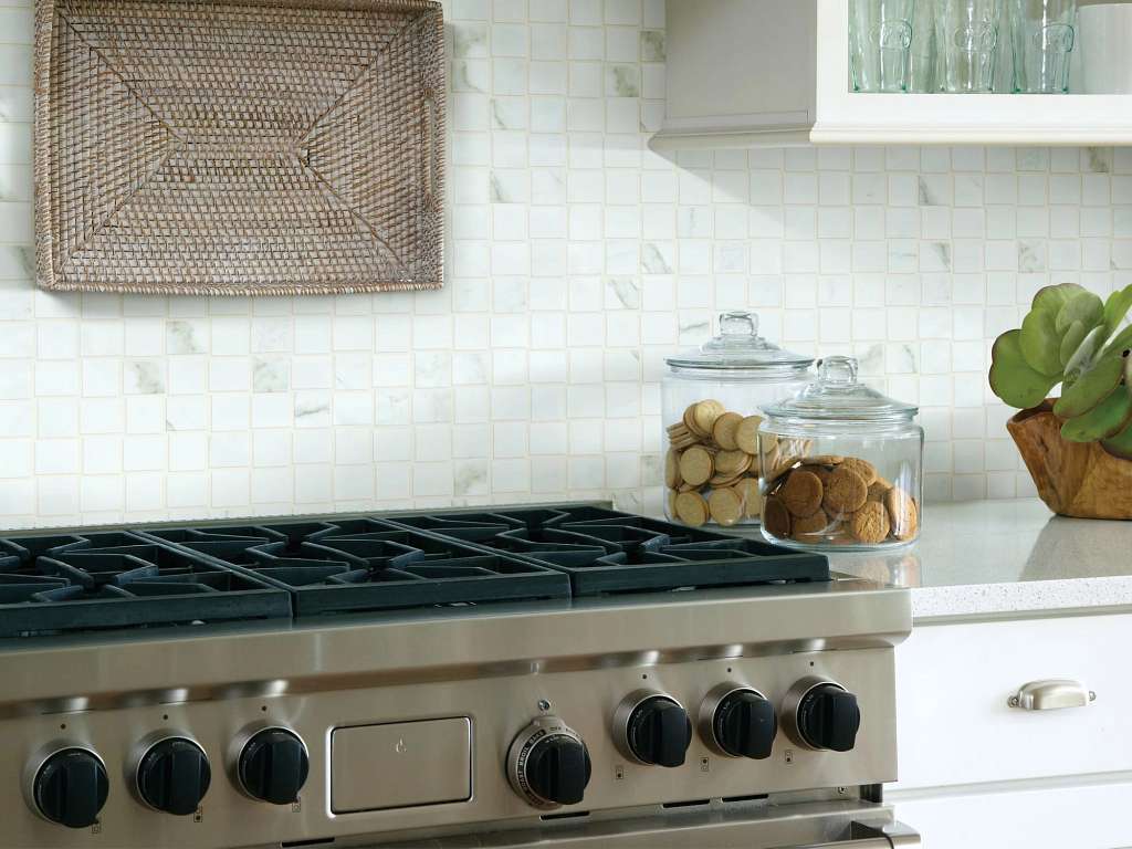 Casino 2x2 Basketweave Mosaic Matte Tile & Stone - Calacatta Room Scene Image