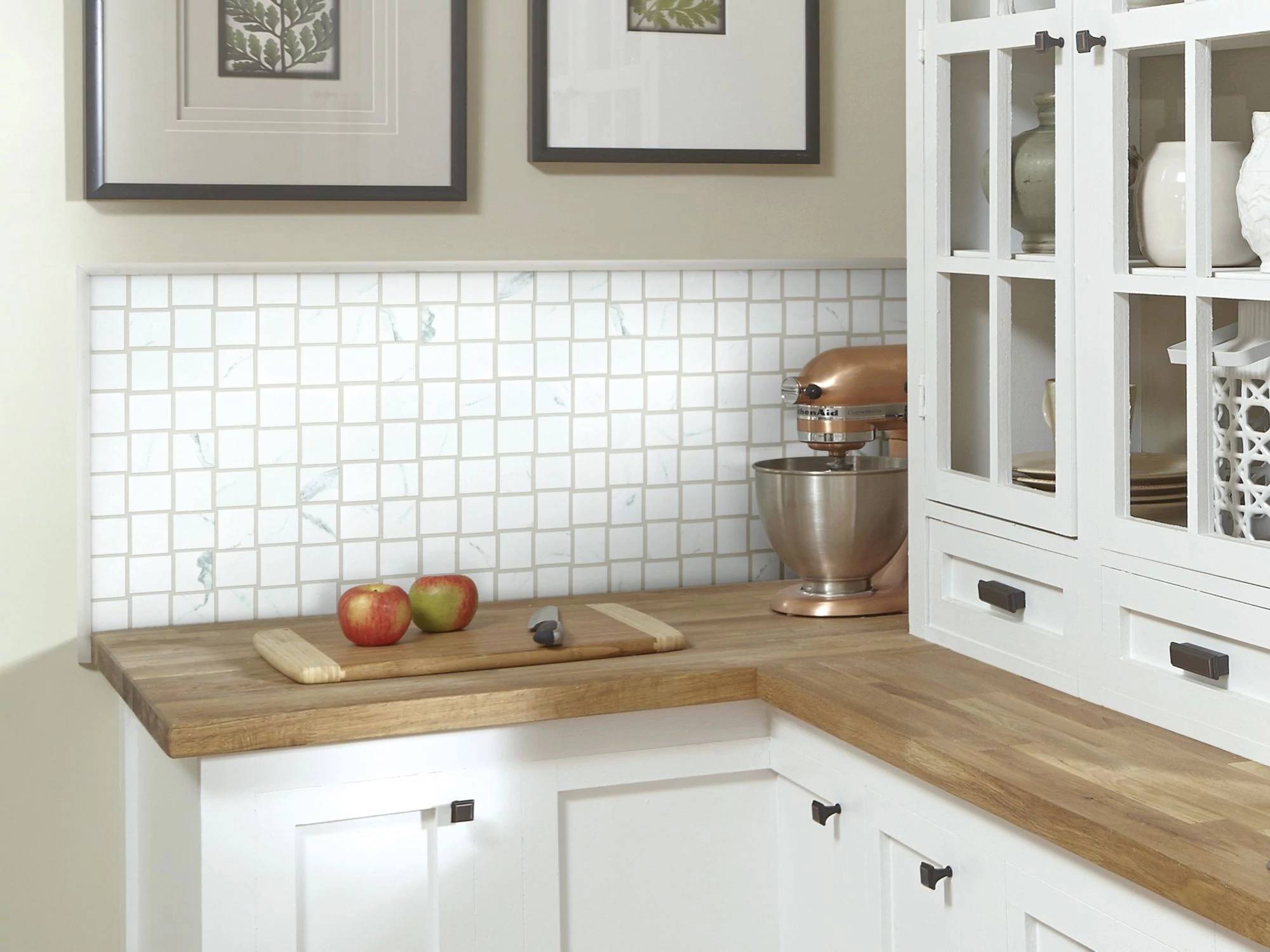 Style - Casino 2x2 Basketweave Mosaic Matte,  Color - STATUARIO - Room Scene
