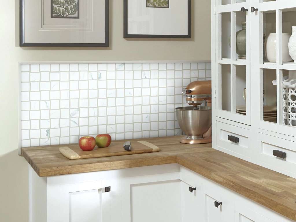Casino 2x2 Basketweave Mosaic Matte Tile & Stone - Statuario Room Scene Image