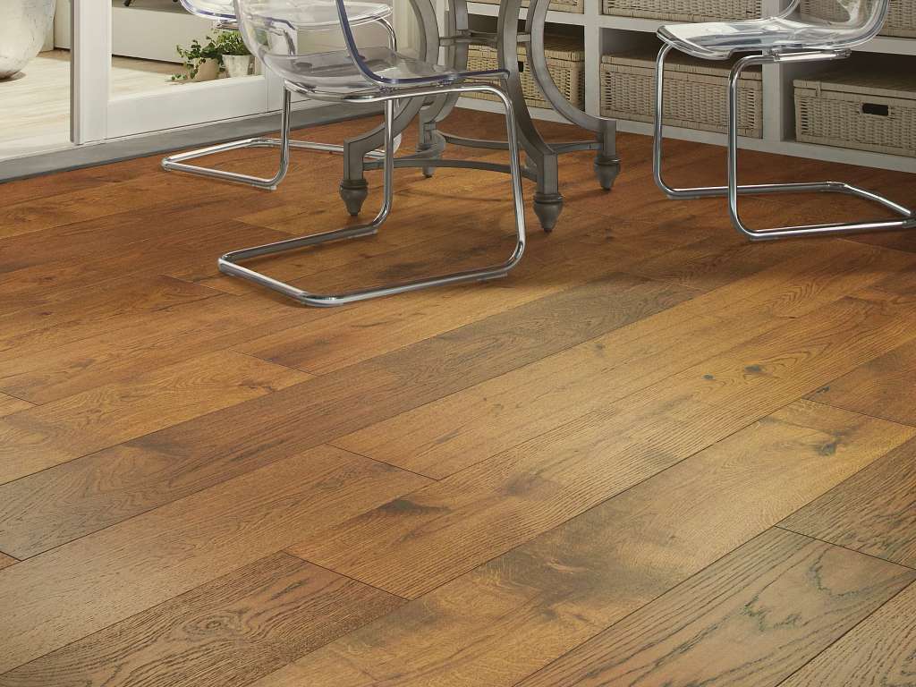 Impeccable Engineered Hardwood - Rich Oak Room Scene Image