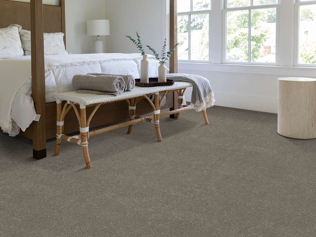 Brilliant Contact II Carpet - Hideaway Room Scene Image