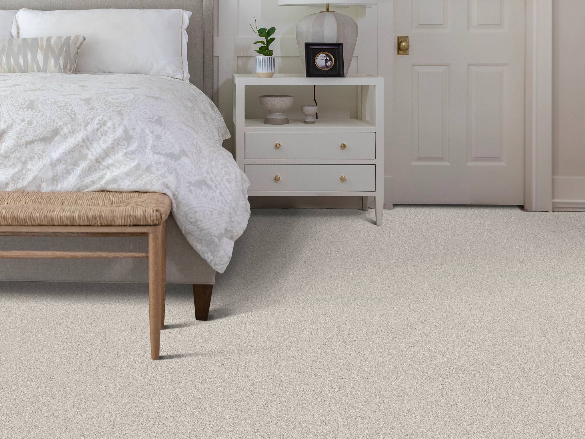 Style - Delicate Contact I,  Color - FROZEN - Room Scene