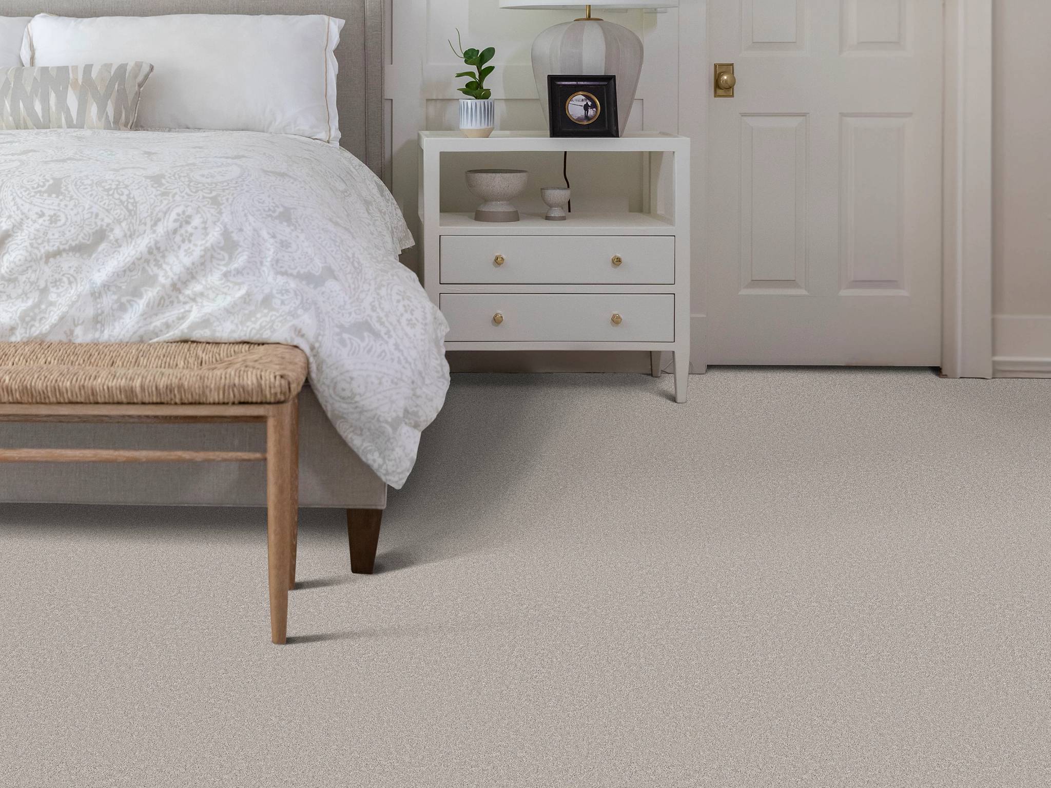 Style - Delicate Contact I,  Color - GRAVITY - Room Scene