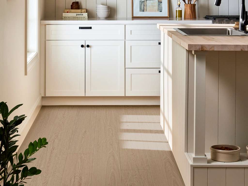 Charter Laminate - Copper Dune Room Scene Image