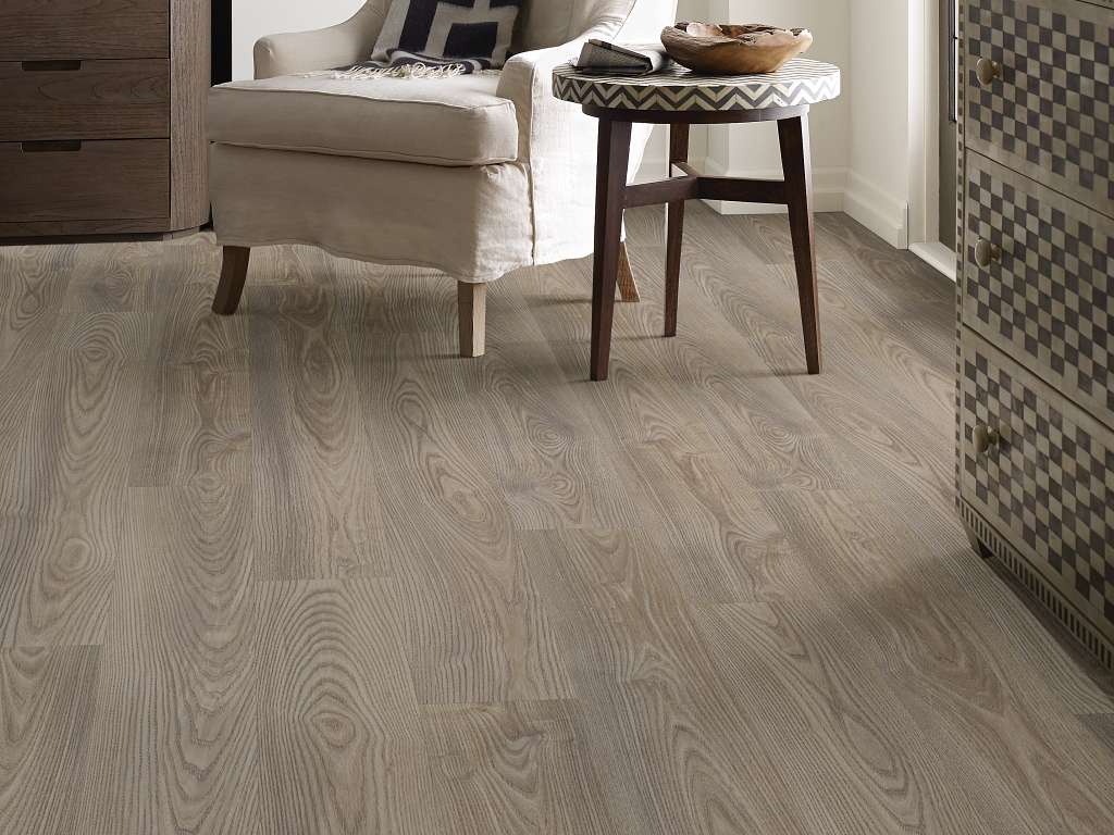 Forged Plus 20 Vinyl - Grey Chestnut Room Scene Image