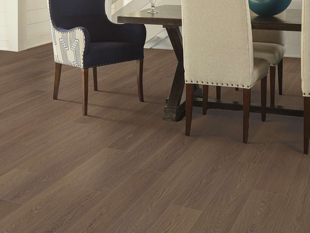 Prestige Plus Vinyl - Barrel Oak Room Scene Image