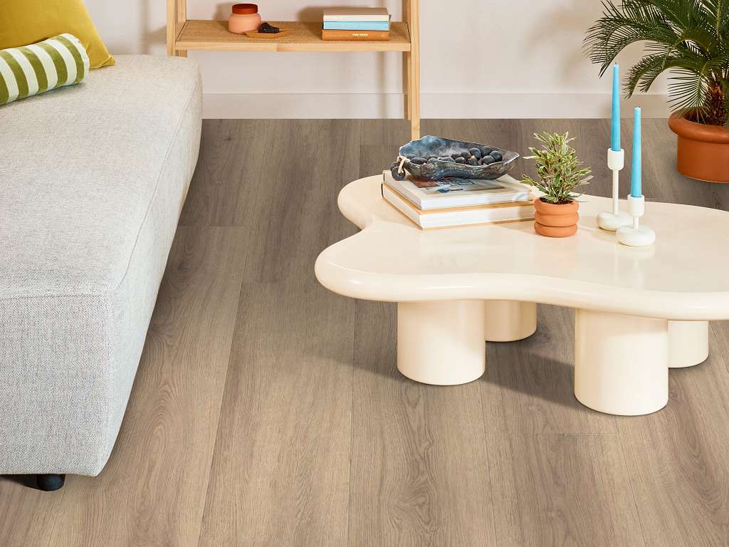 Fortify Vinyl - Feathered Oak Room Scene Image