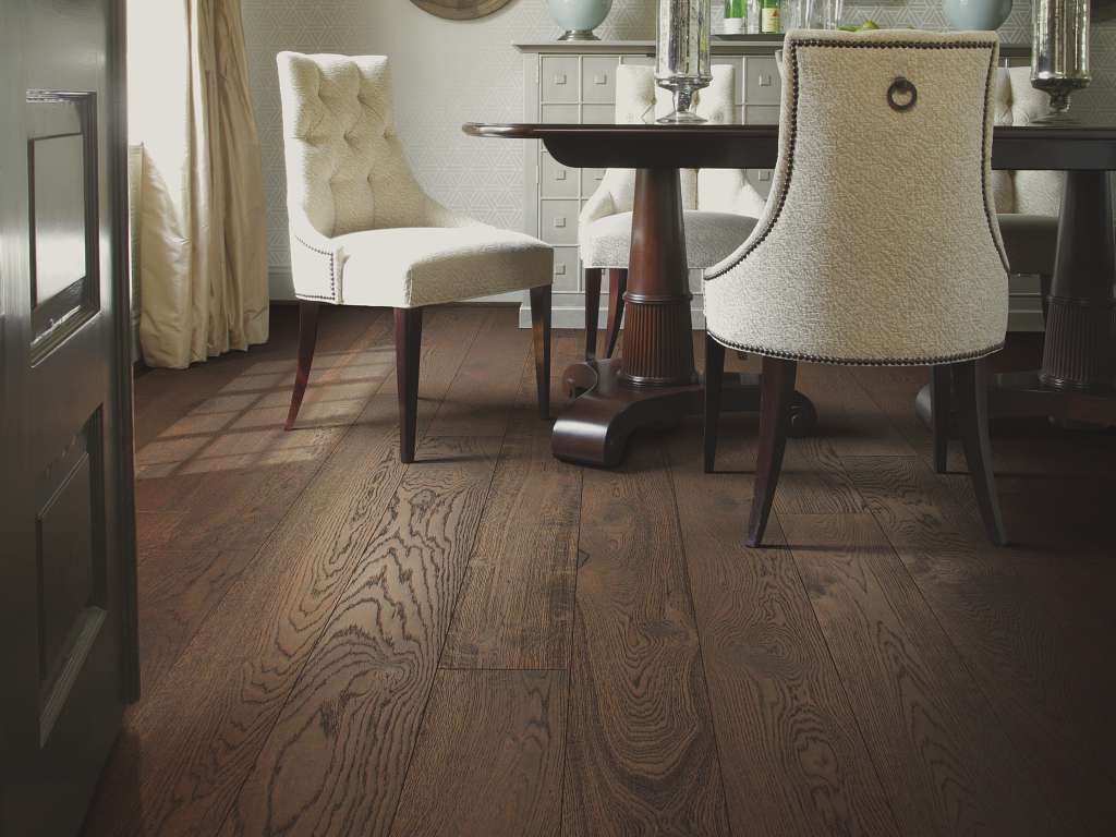 Kingdom Oak Engineered Hardwood - Arrow Room Scene Image