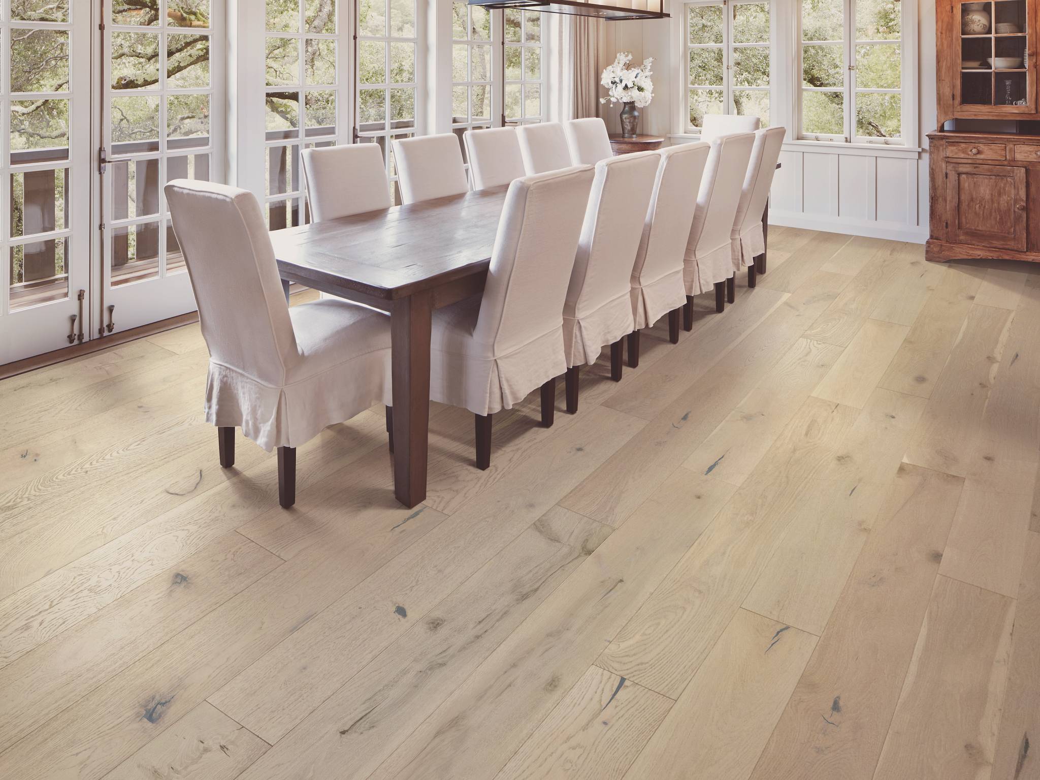 Style - Kingdom Oak,  Color - RENAISSANCE - Room Scene