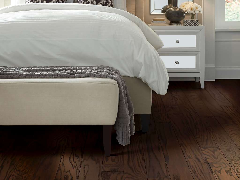 Traditions Oak 5 Engineered Hardwood - Chocolate Room Scene Image