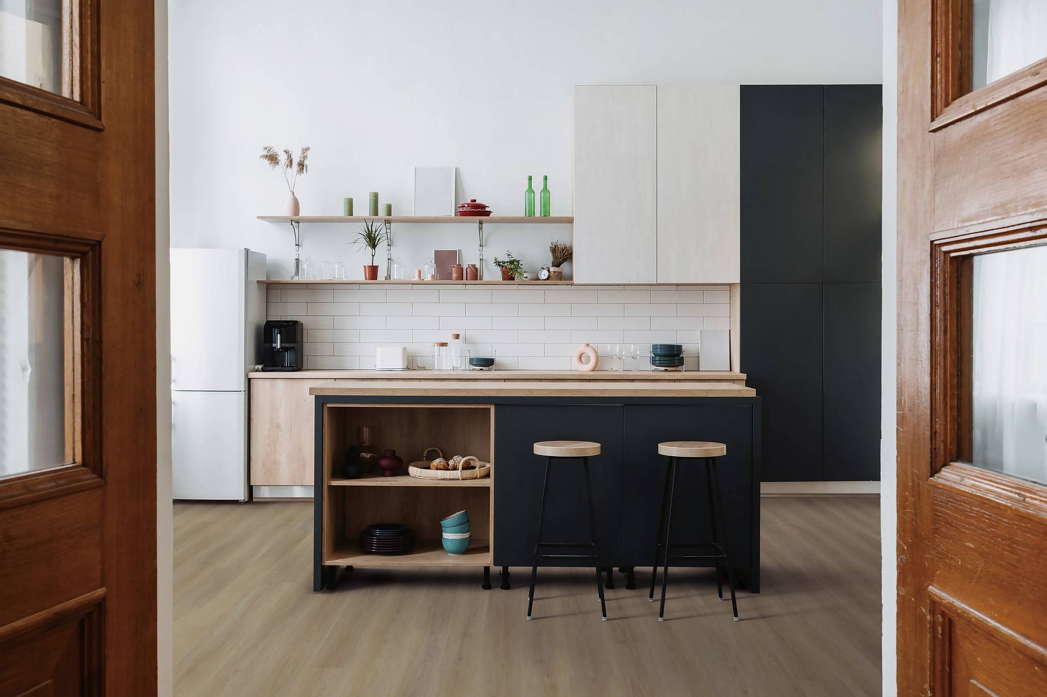 Style - Coretec Originals Classics Vv024,  Color - FOXBURY OAK - Room Scene