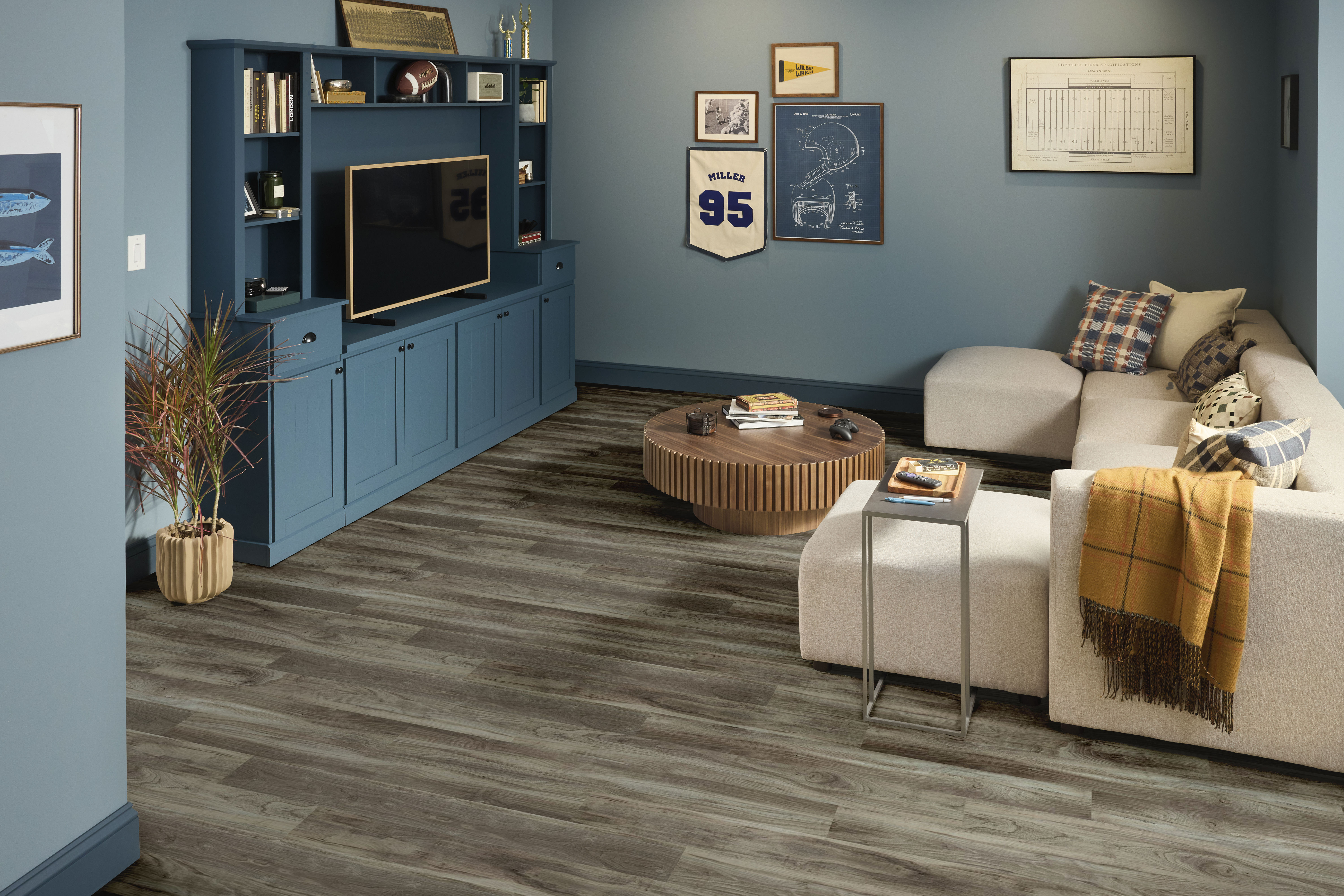 UPTOWN NOW 30 BEAUMONT ST ROOM