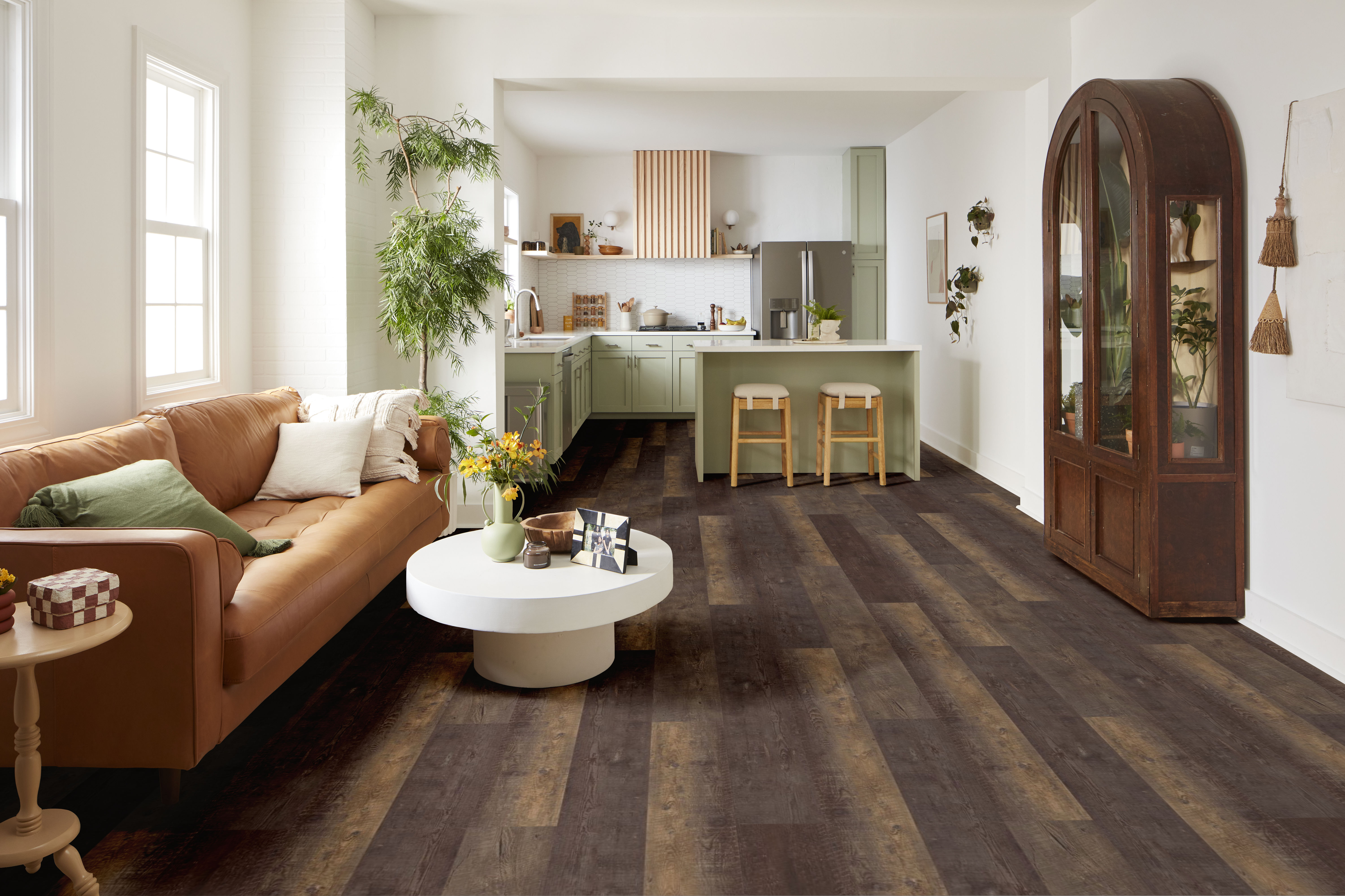 TITAN HD PLUS TIMELESS BARNBO ROOM