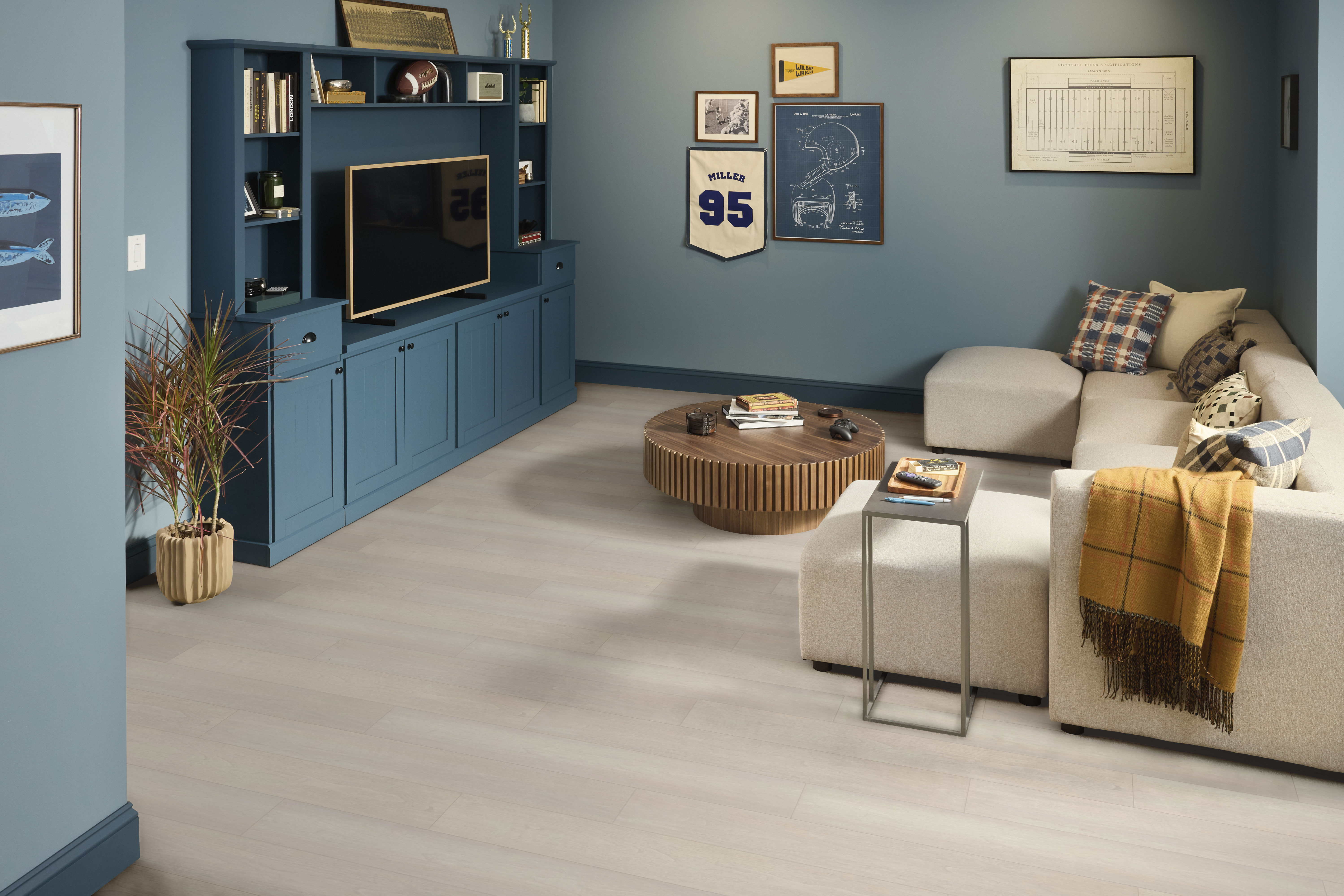 PARAGON HD+NATURAL BEVEL ORIEL ROOM