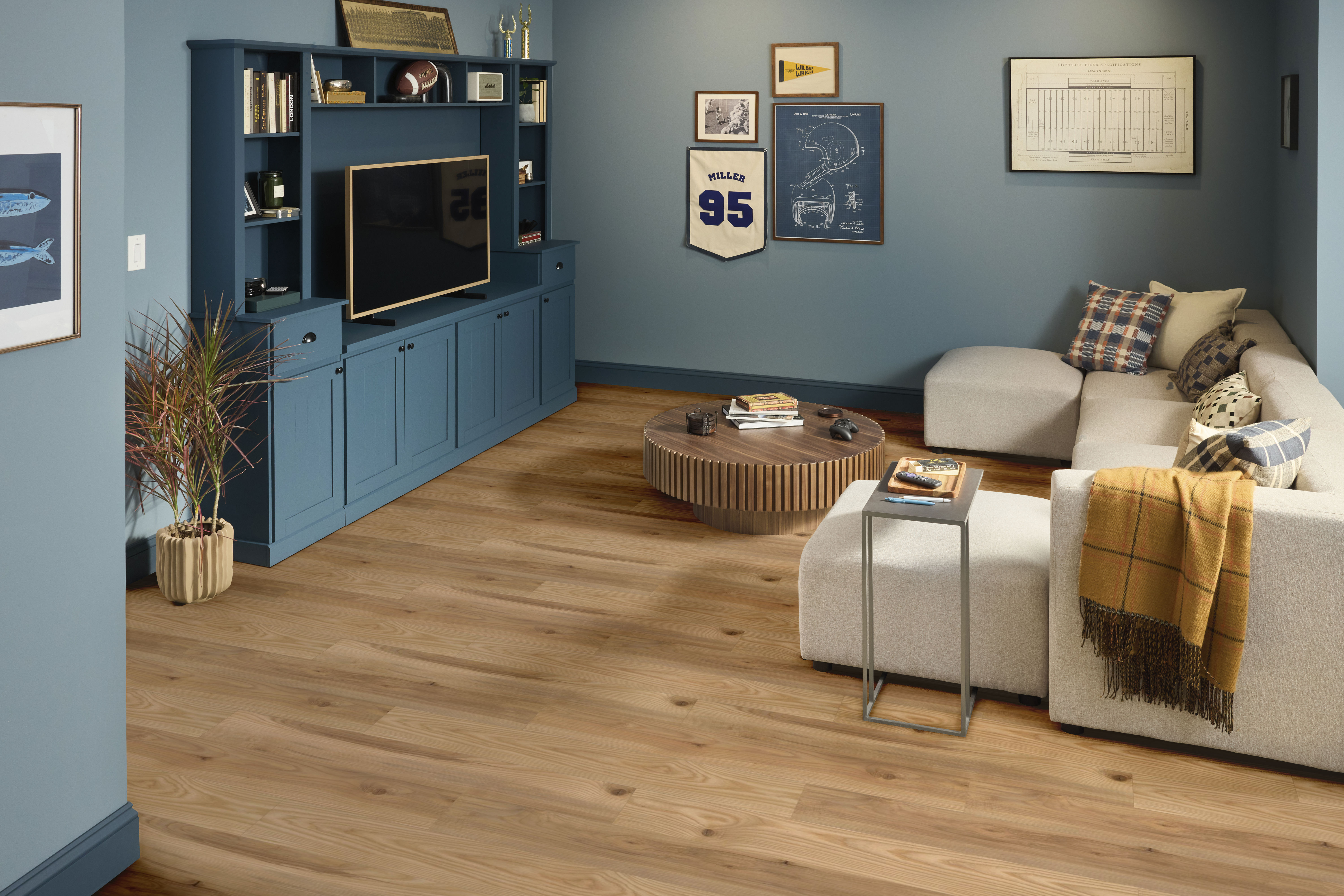 PARAGON HD+NATURAL BEVEL MANSART ROOM