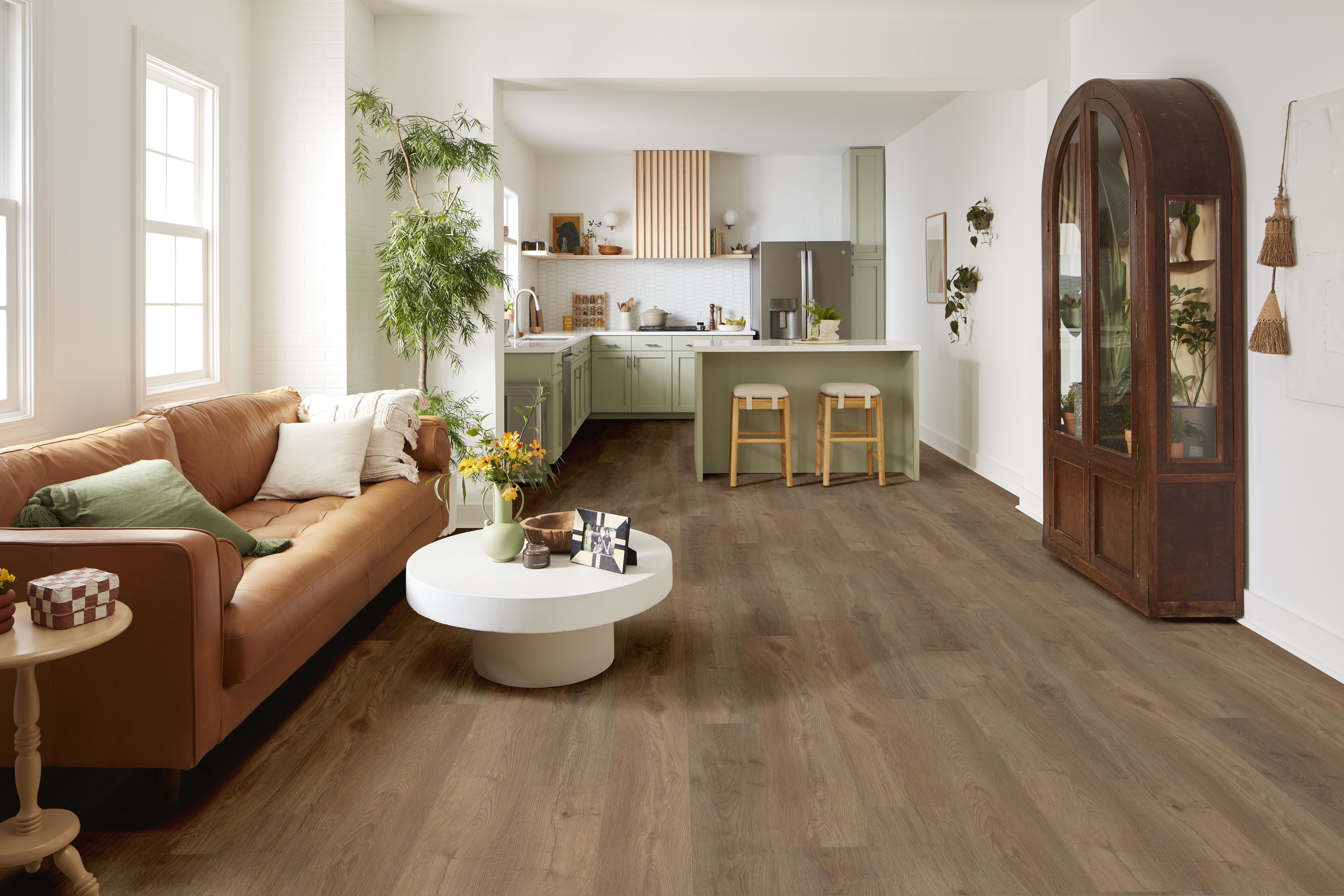 FRESH TAKE CABRIOLE BROWN ROOM