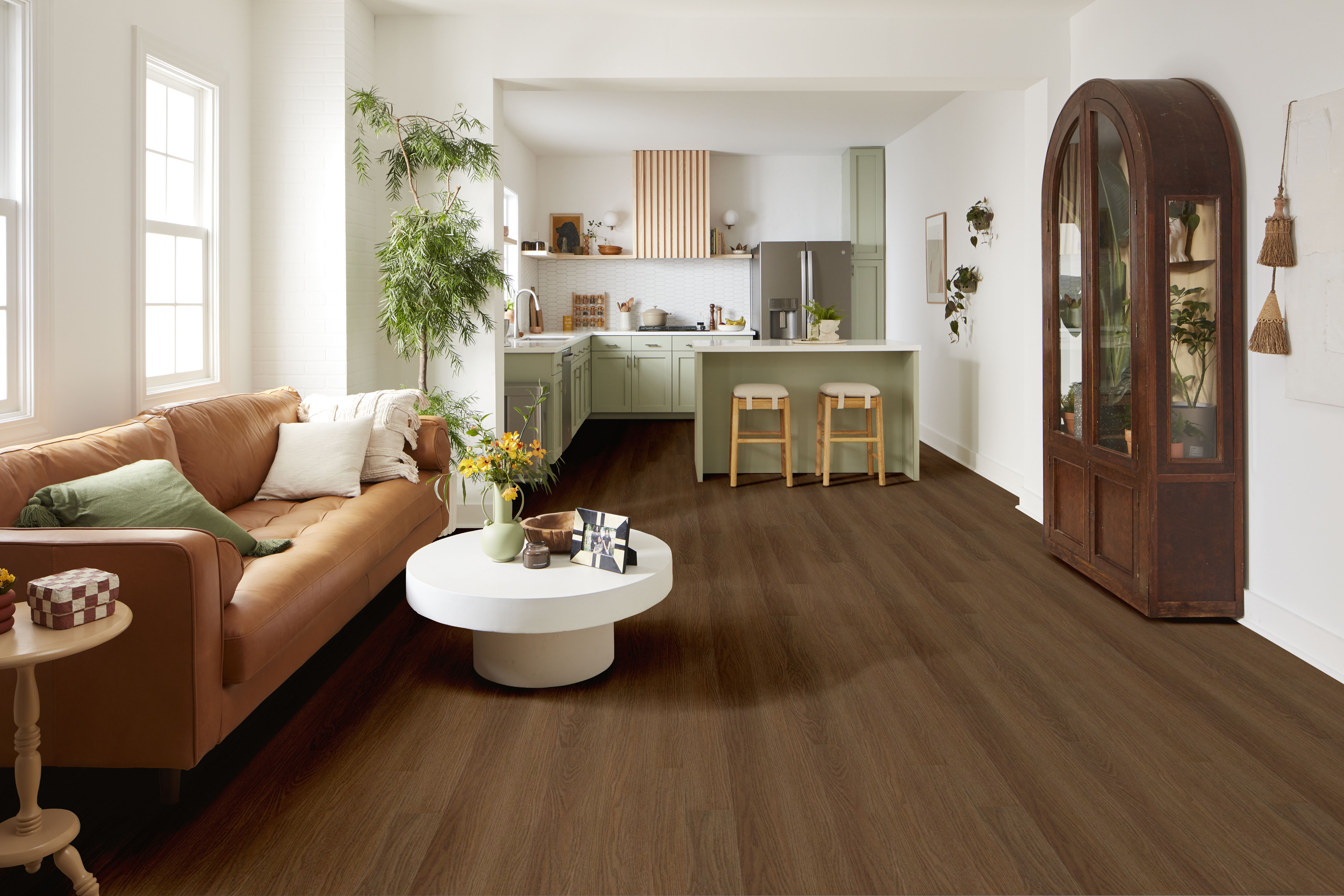 TRADITIONS SADDLE OAK ROOM
