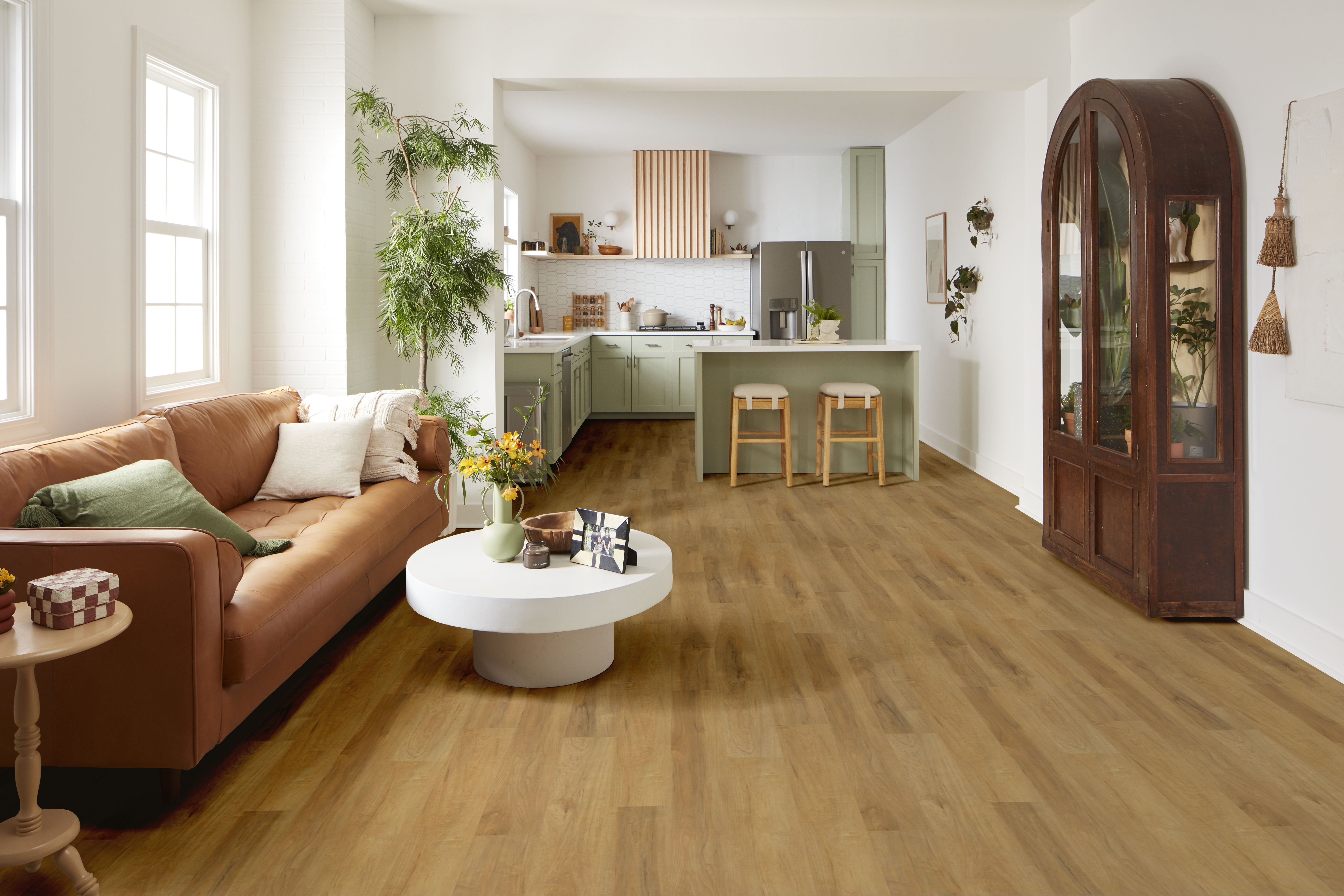 MALTESE DUSTED MAPLE ROOM
