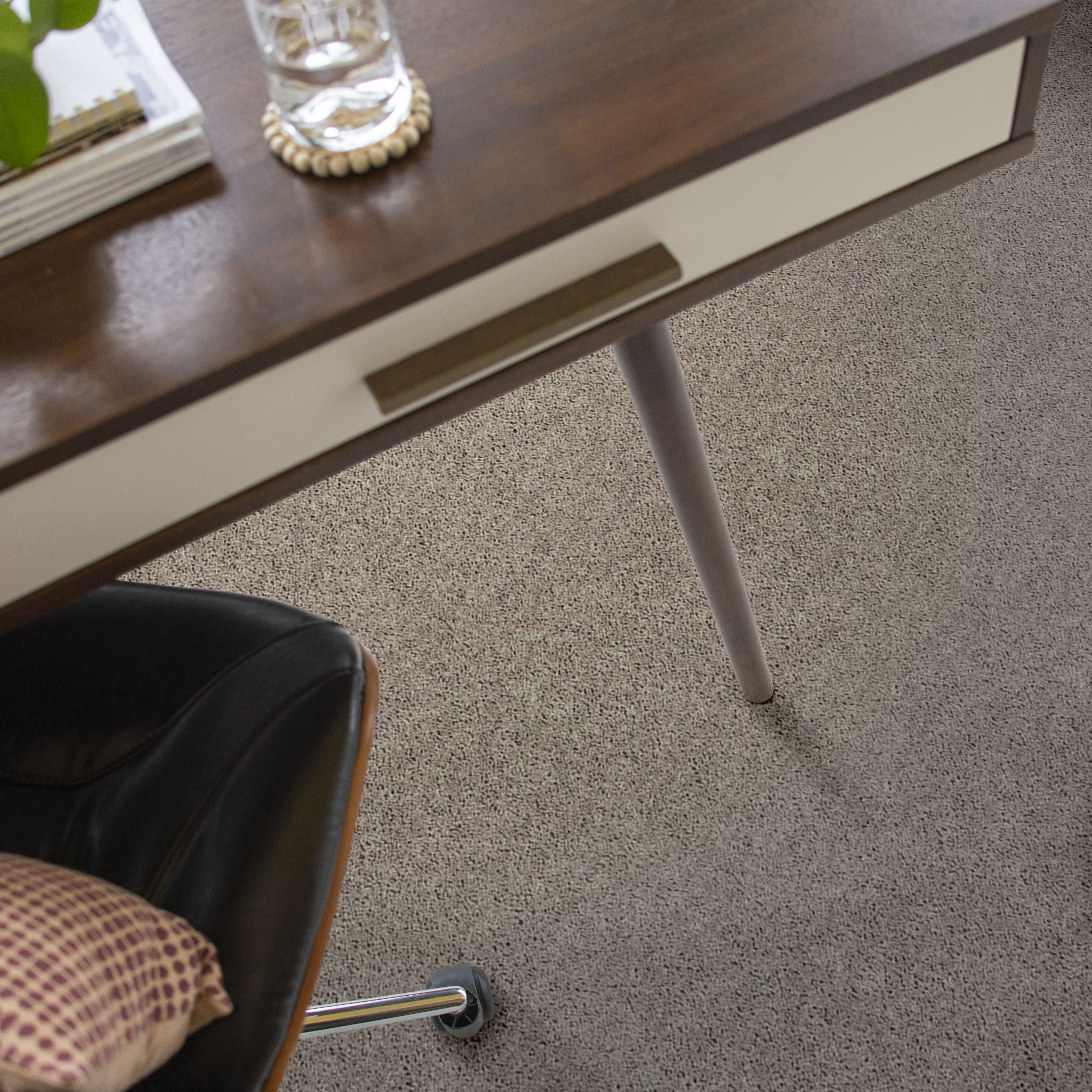 BREAK AWAY - SOLID WHISPER ROOM