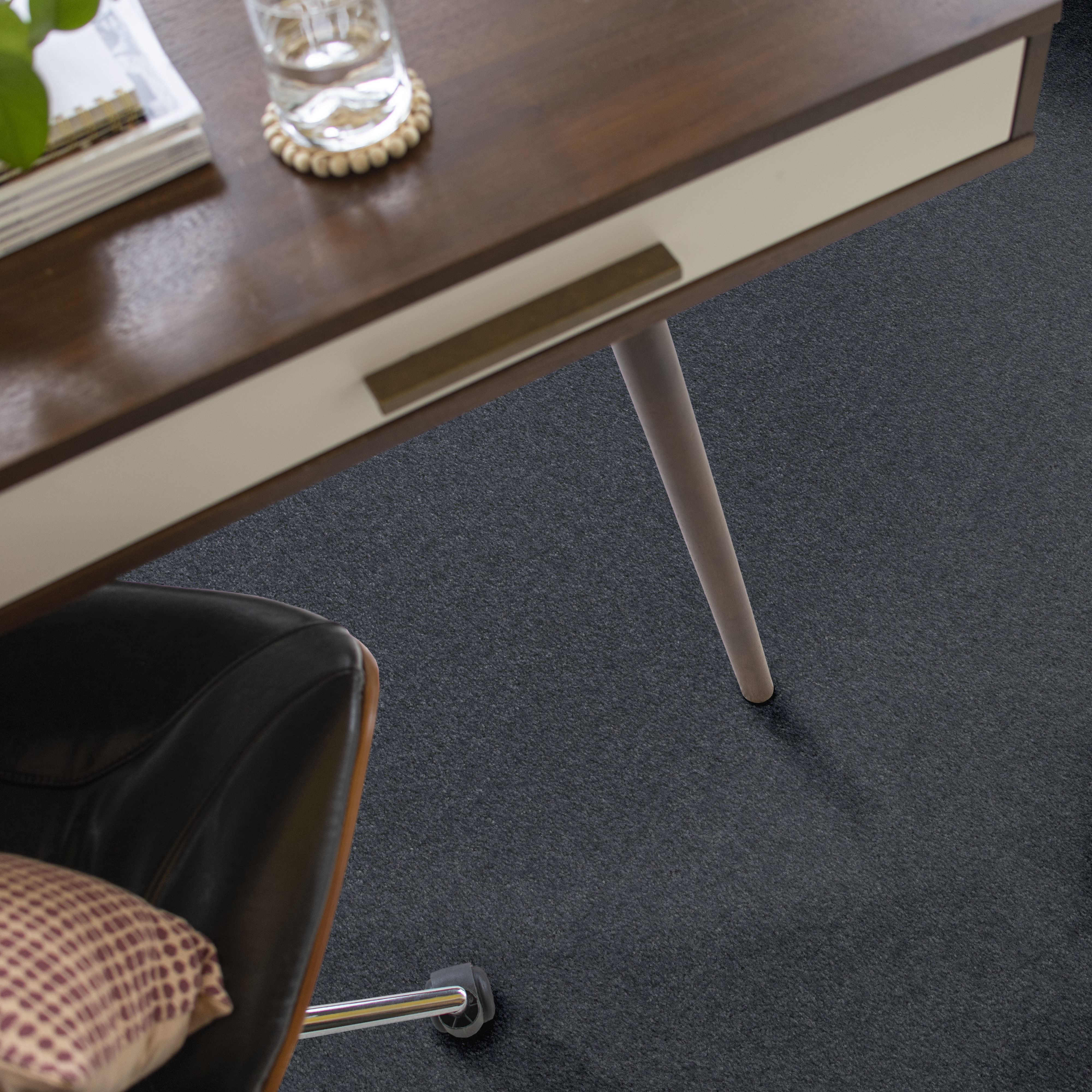 HEROIC STEELE BLUE ROOM