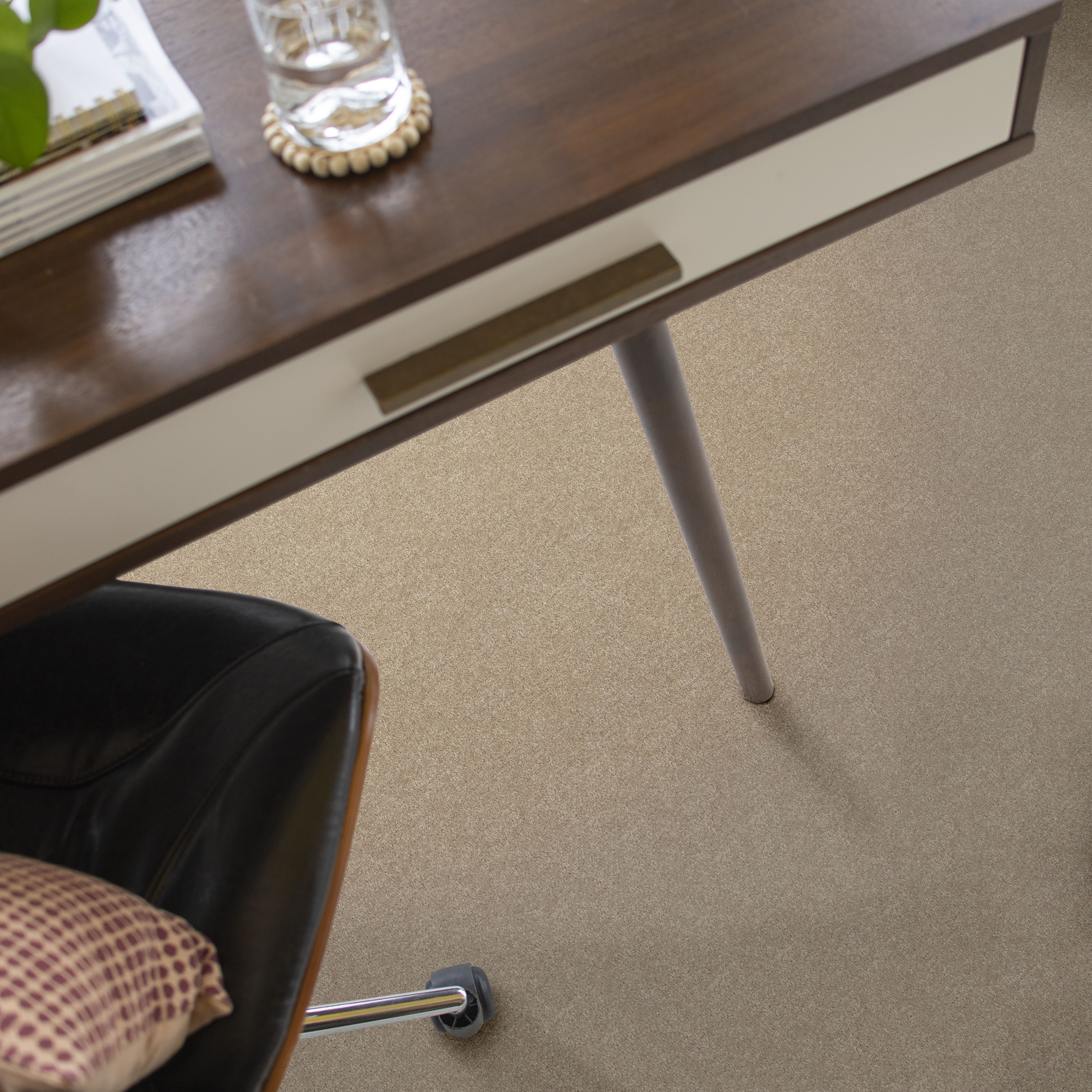 WELL GROUNDED I 12 DREAMY ROOM