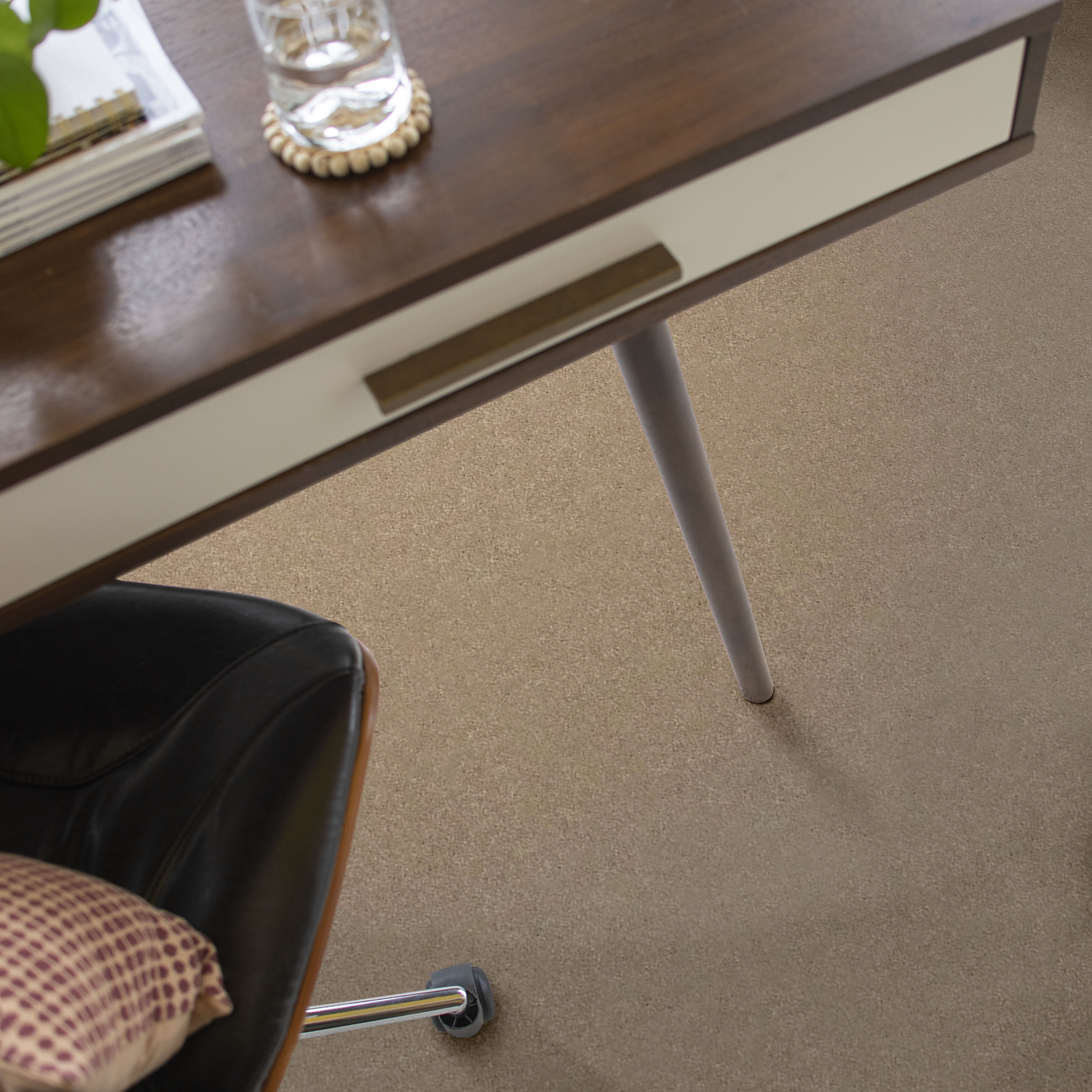 WELL GROUNDED I 15 RAW LUMBER ROOM