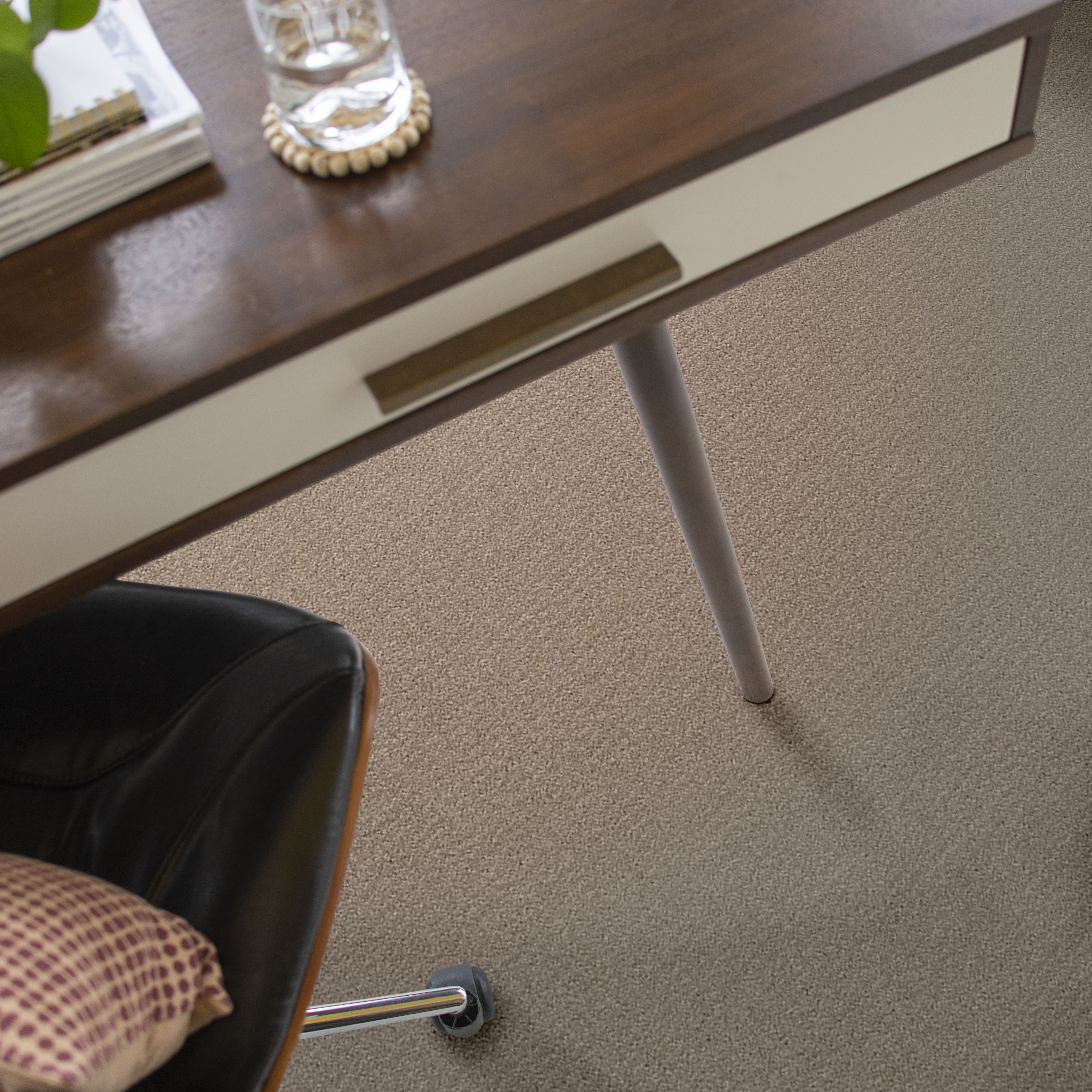 TRANSLATE SAND SWEPT ROOM