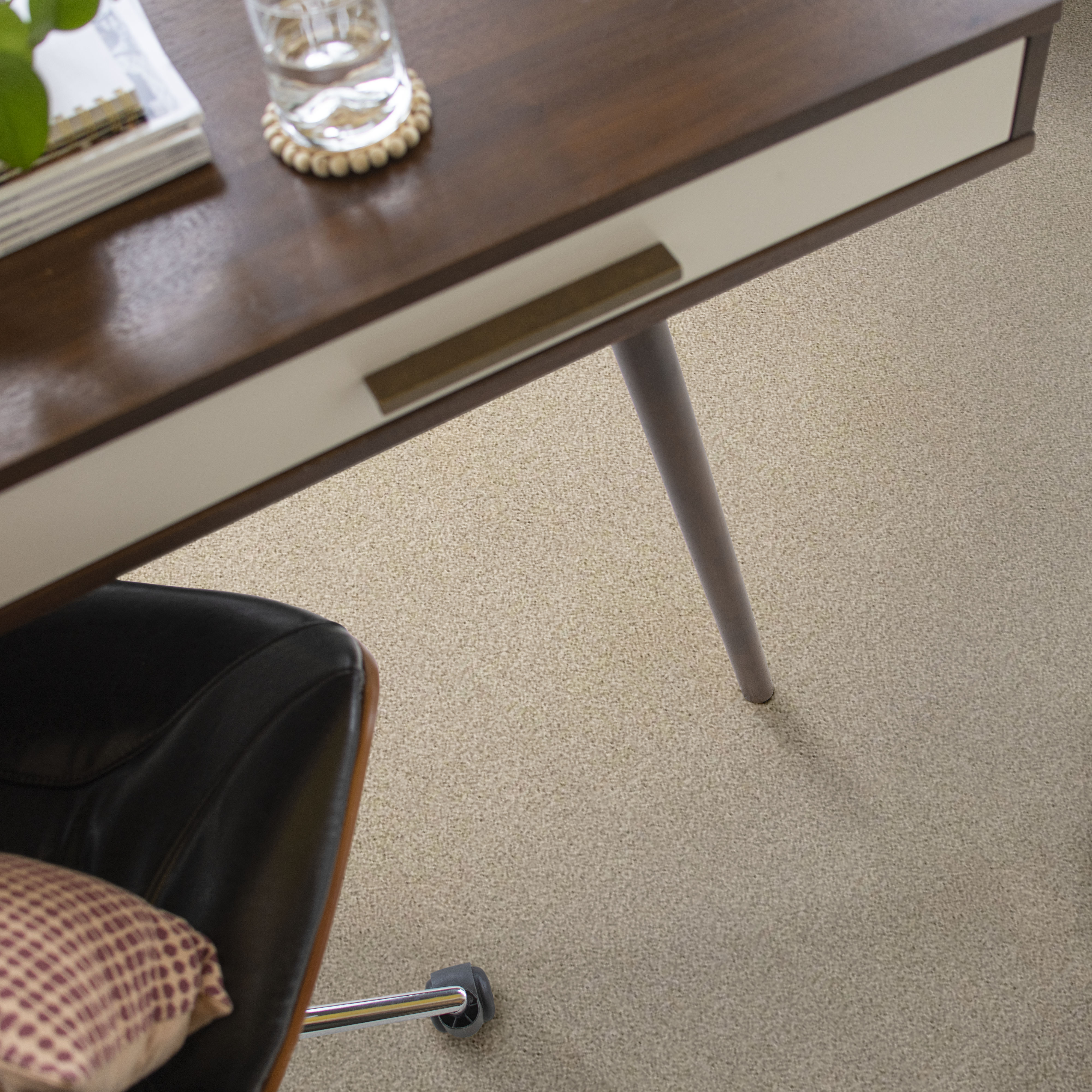 TONAL COMFORT II DINNER WITH FRIENDS ROOM