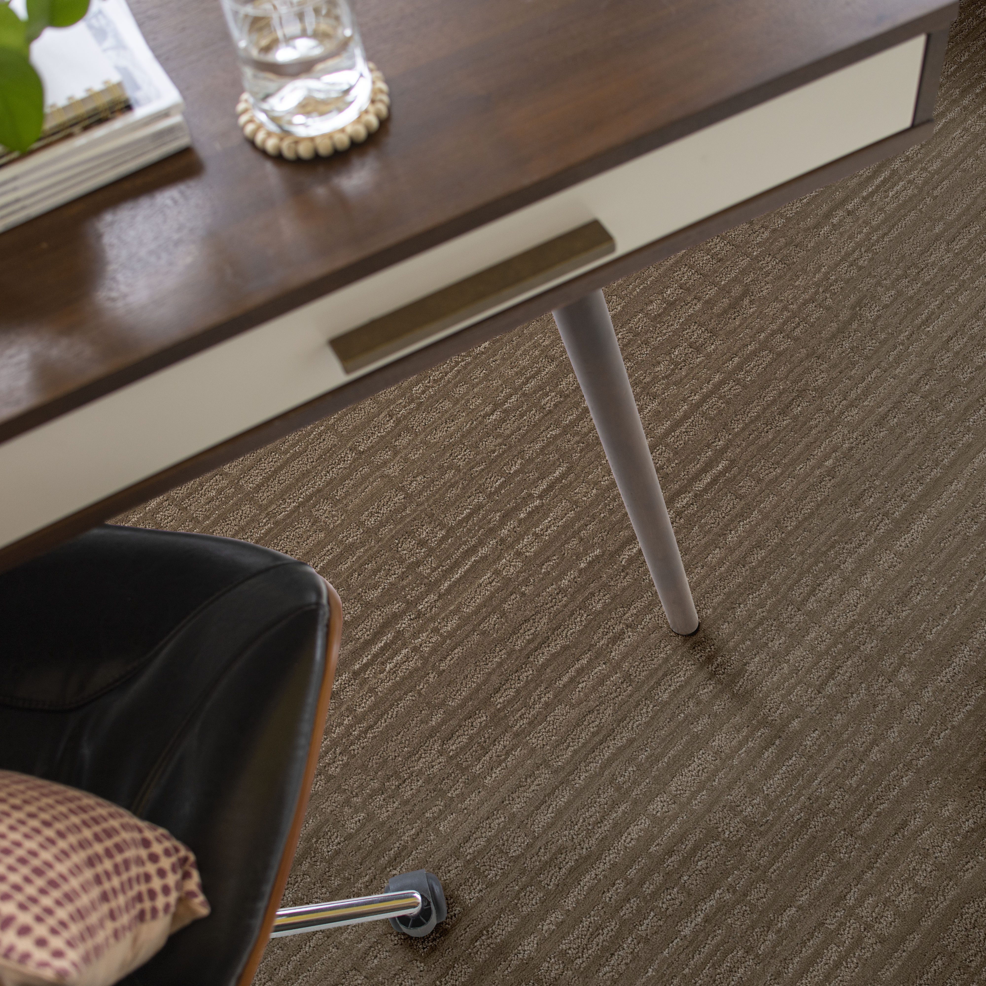 SKYLINE SHIFT ACORN ROOM