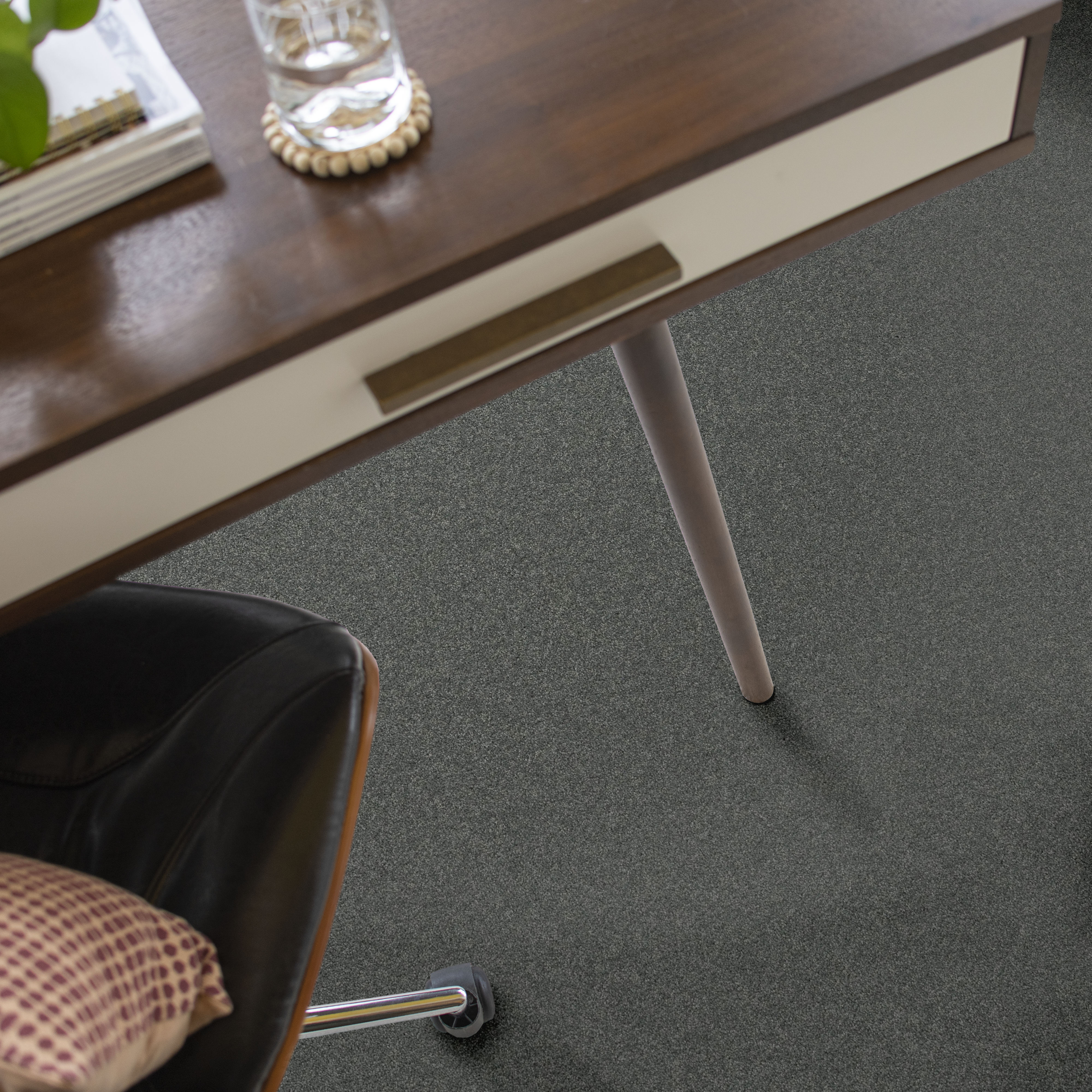 YOUR COMFORT I LIGHTHOUSE SHADOWS ROOM