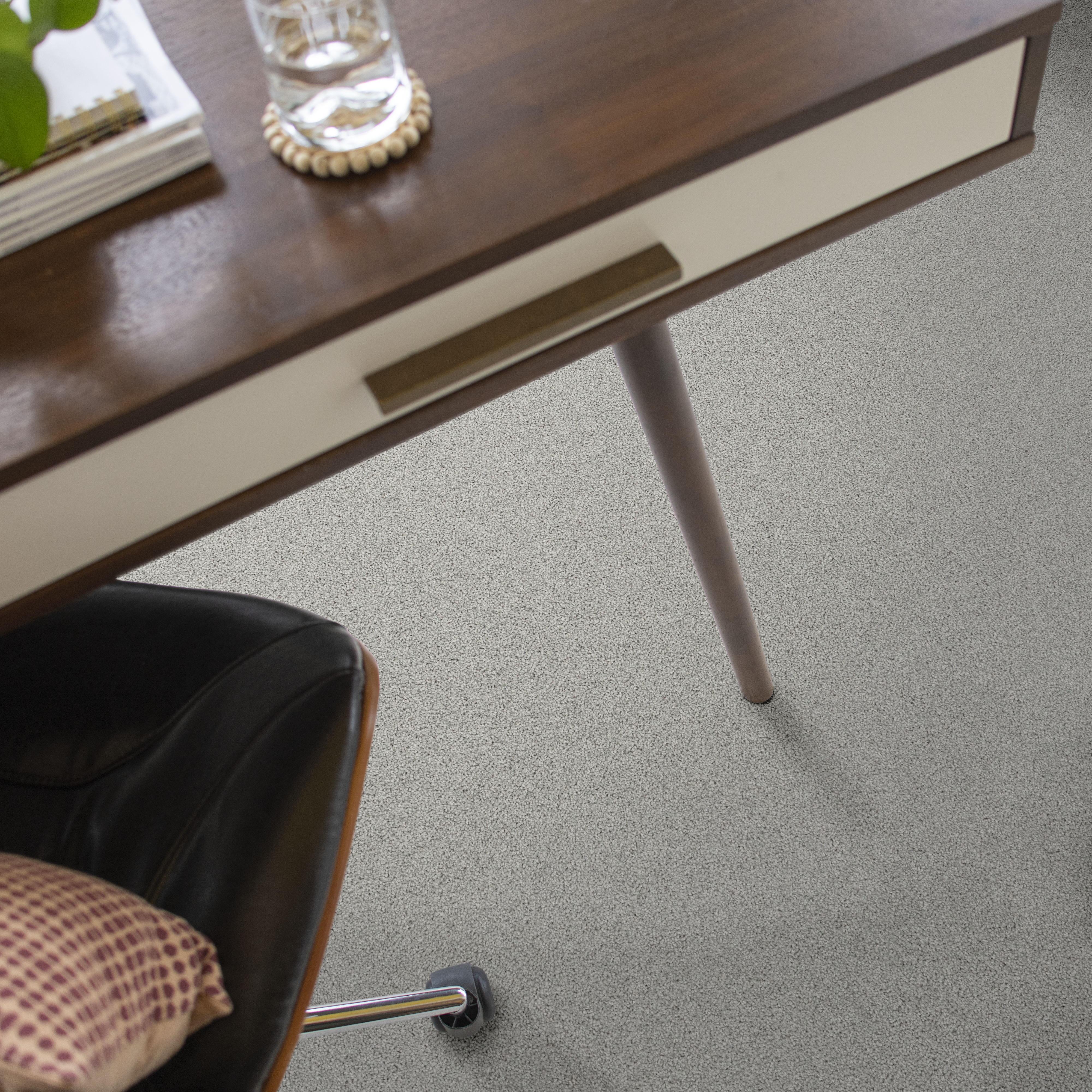 AFFIRMATION I WHITE METAL ROOM