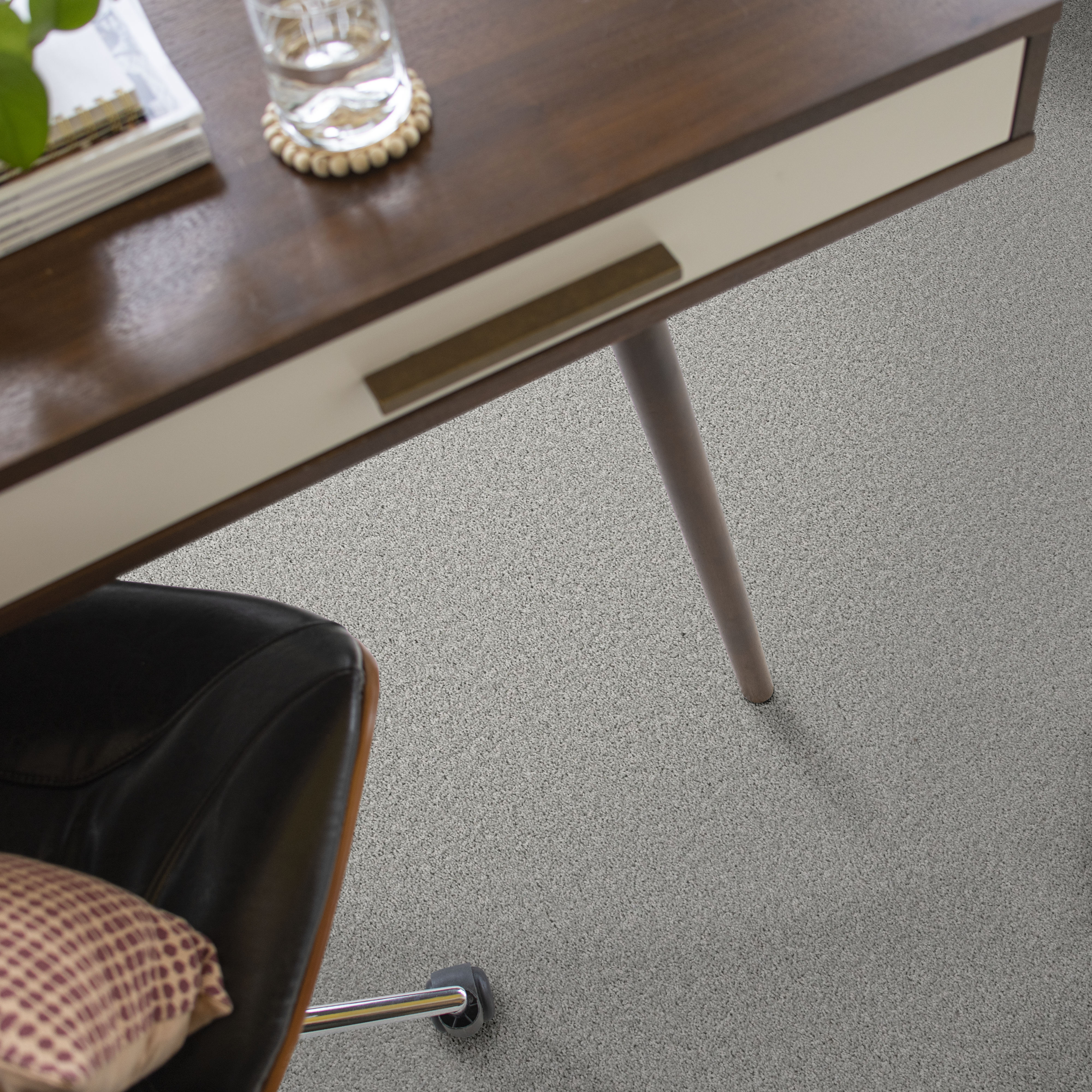 AFFIRMATION II WHITE METAL ROOM