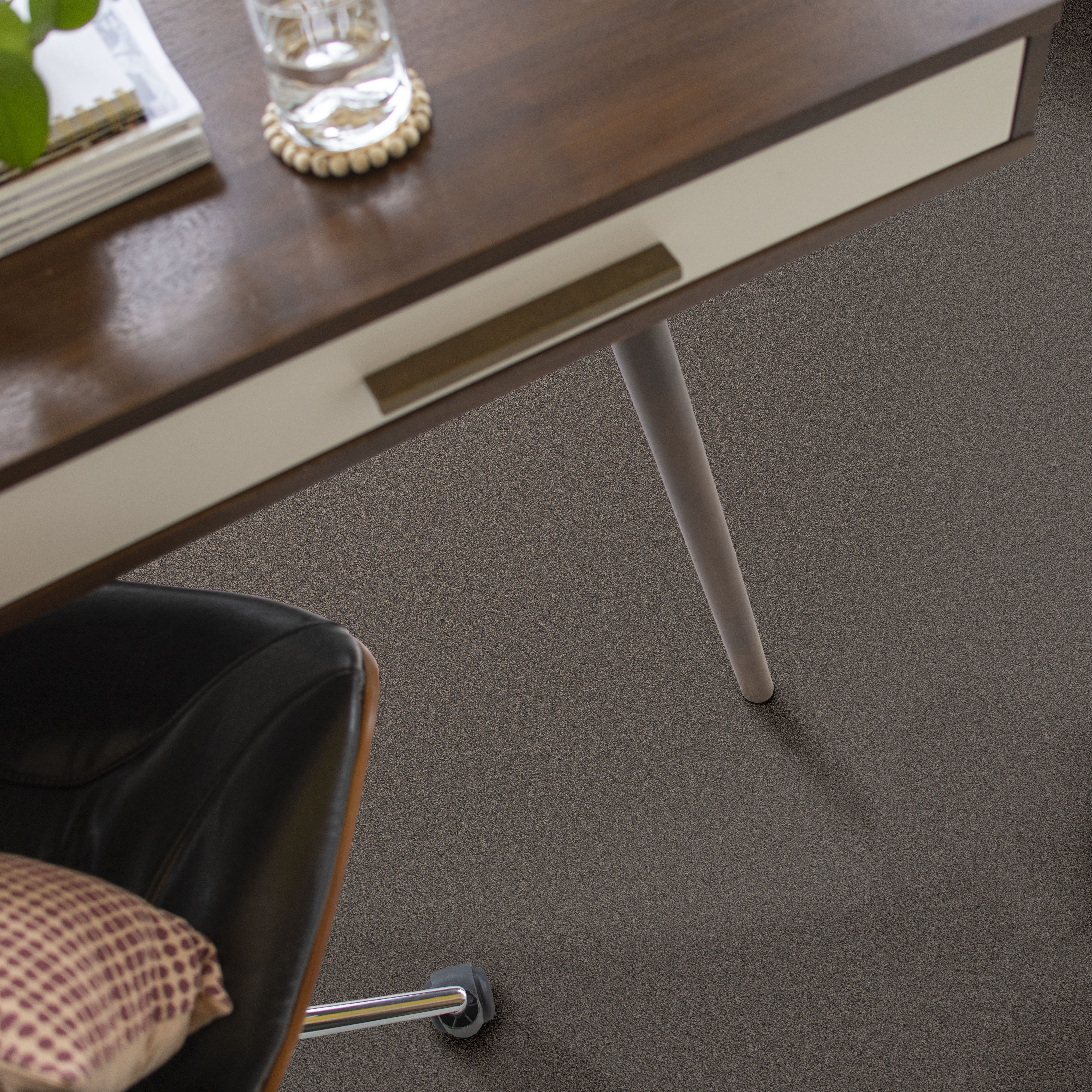 BLENDED TOUCH I BALTIC BROWN ROOM