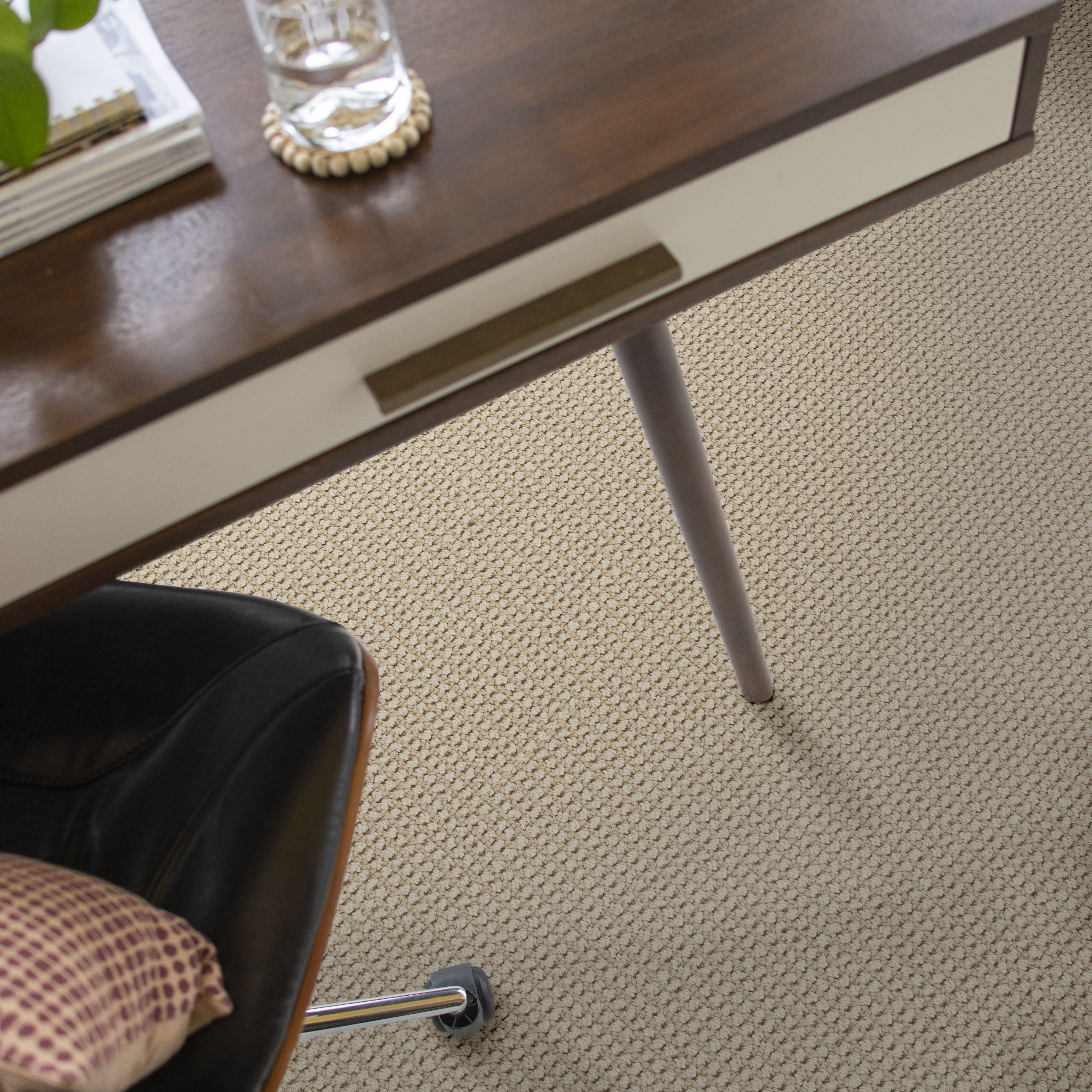 KNITTED TONE SOFT SAND ROOM in room