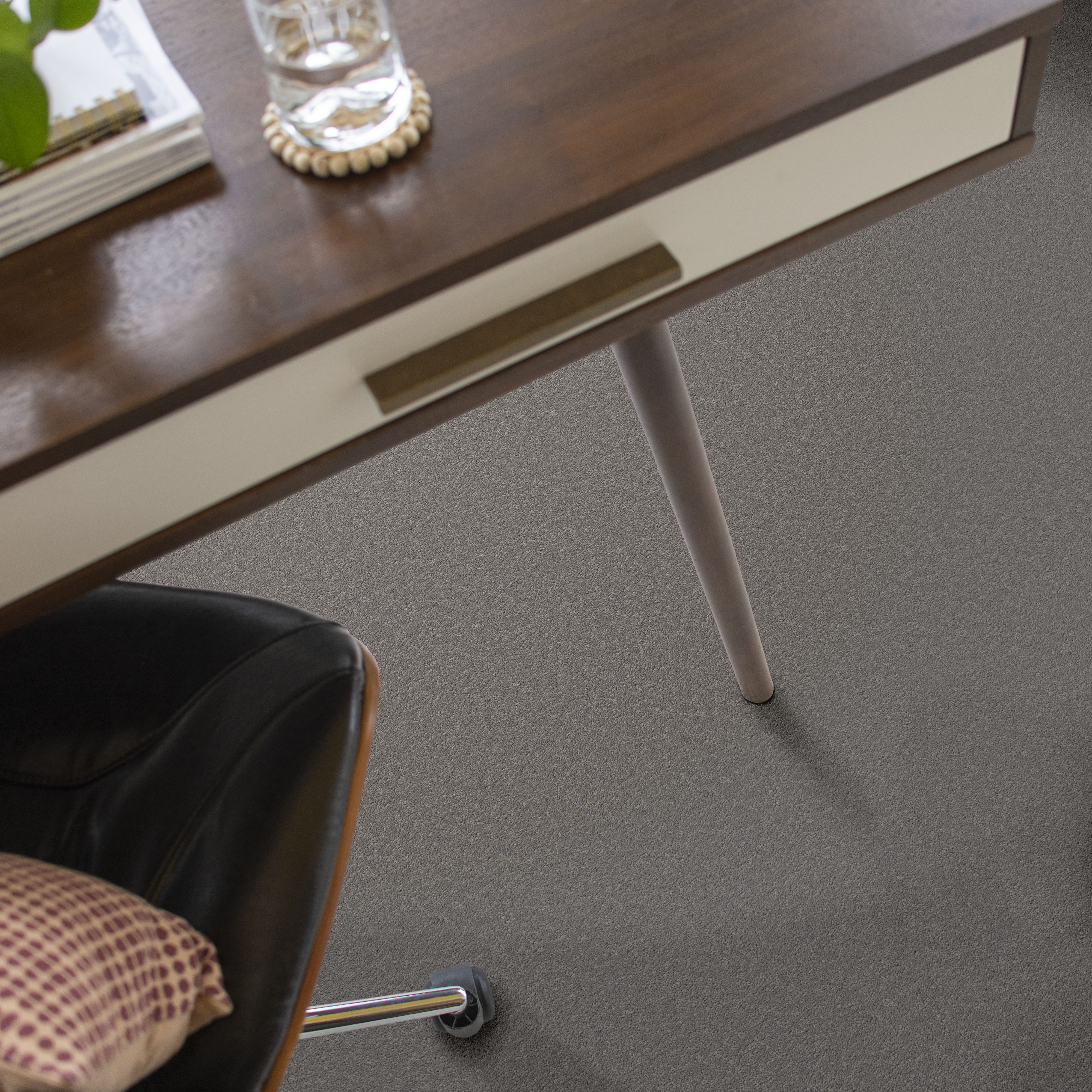 SMOOTH TONE BLUE MAGNETIC ROOM in room
