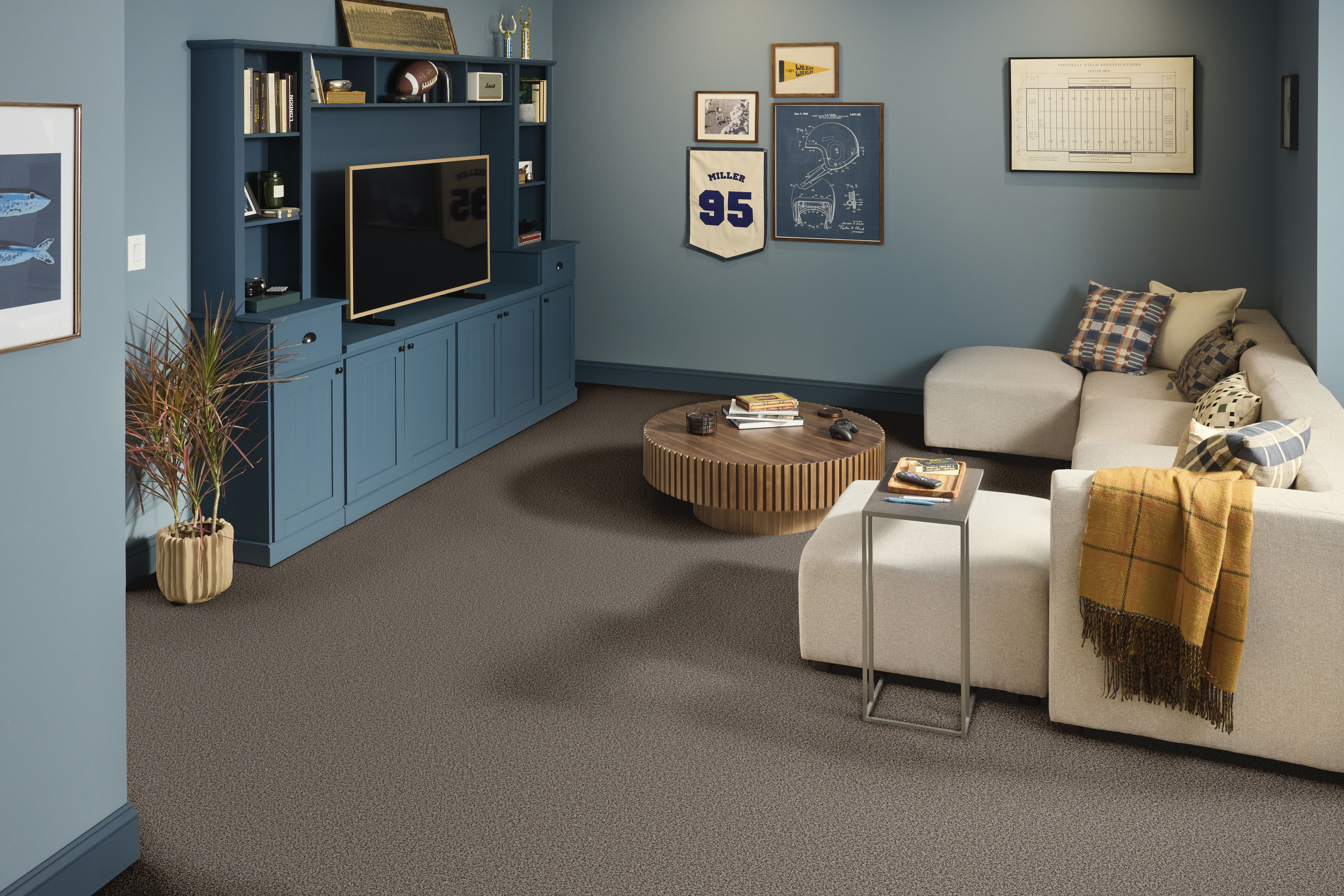 RAMPED UP CANYON ROOM