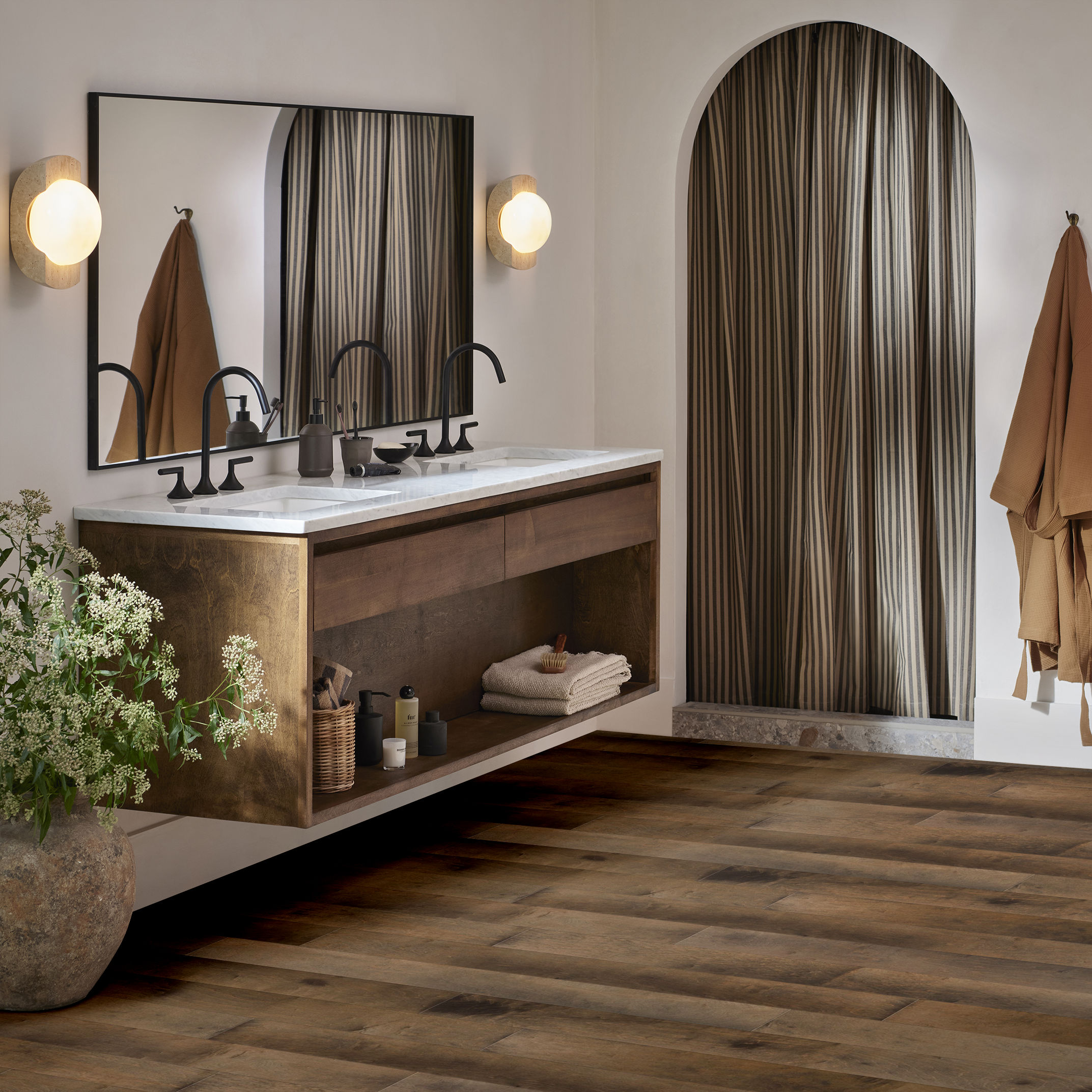 ELLISON MAPLE MERIDIAN ROOM