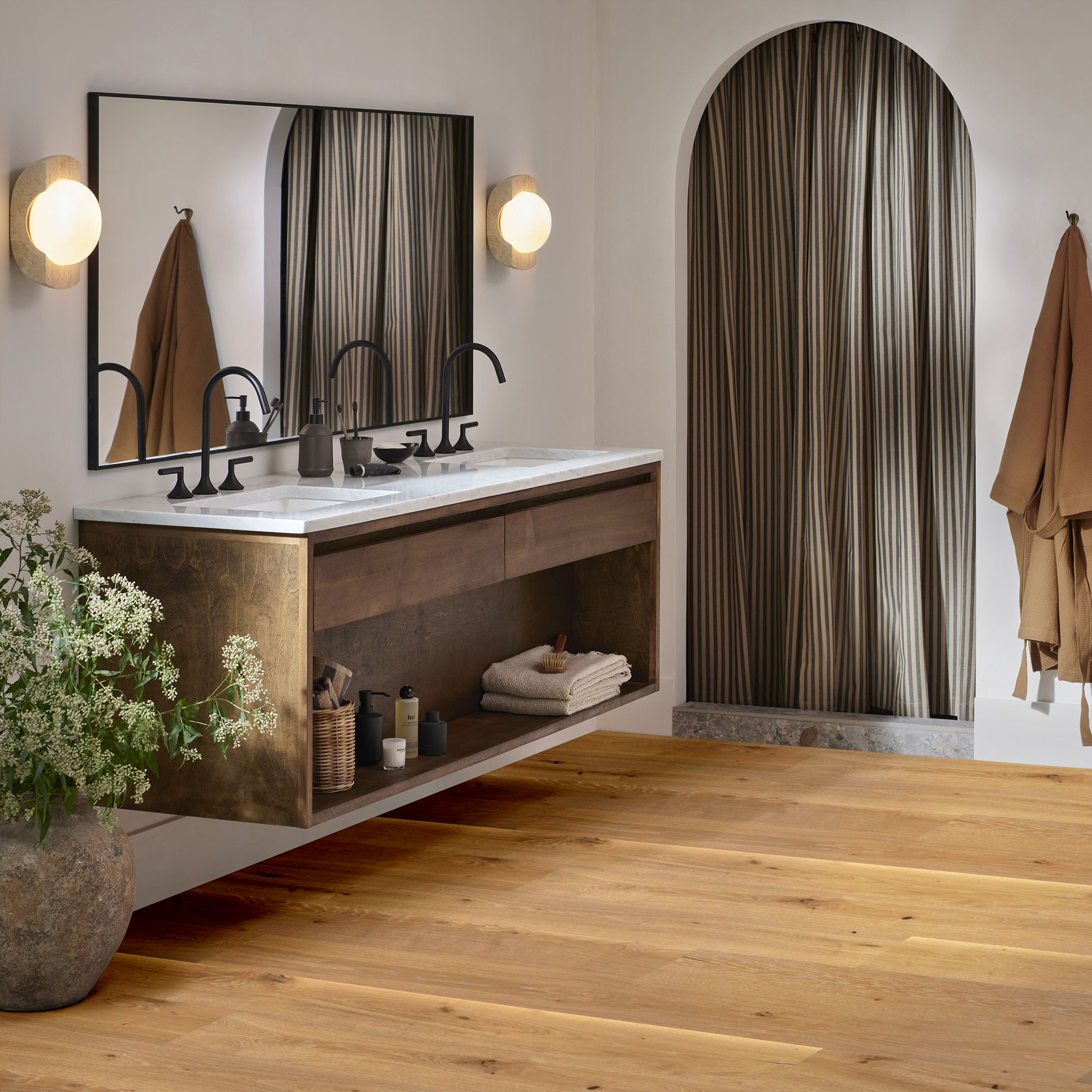 GRAND ESTATE EATON MANOR ROOM