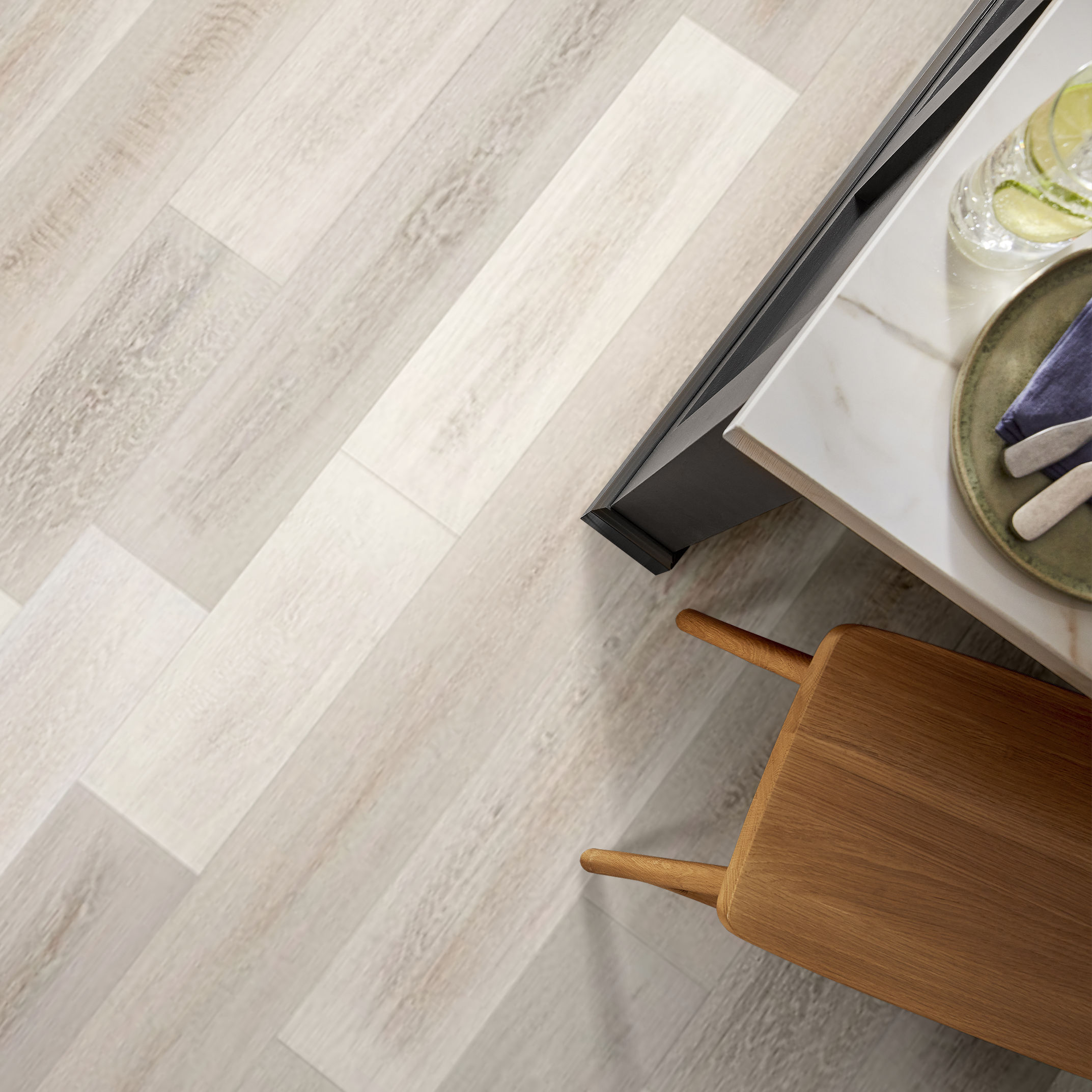 COAST TO COAST WATERFRONT ROOM