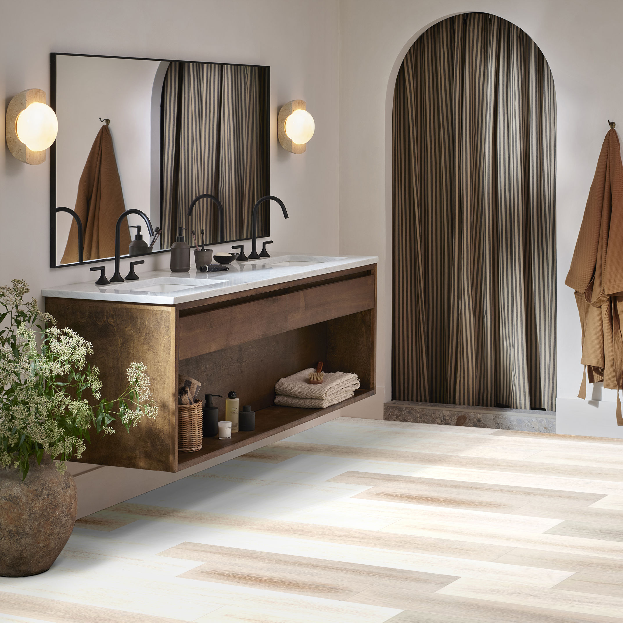 COAST TO COAST WATERFRONT ROOM