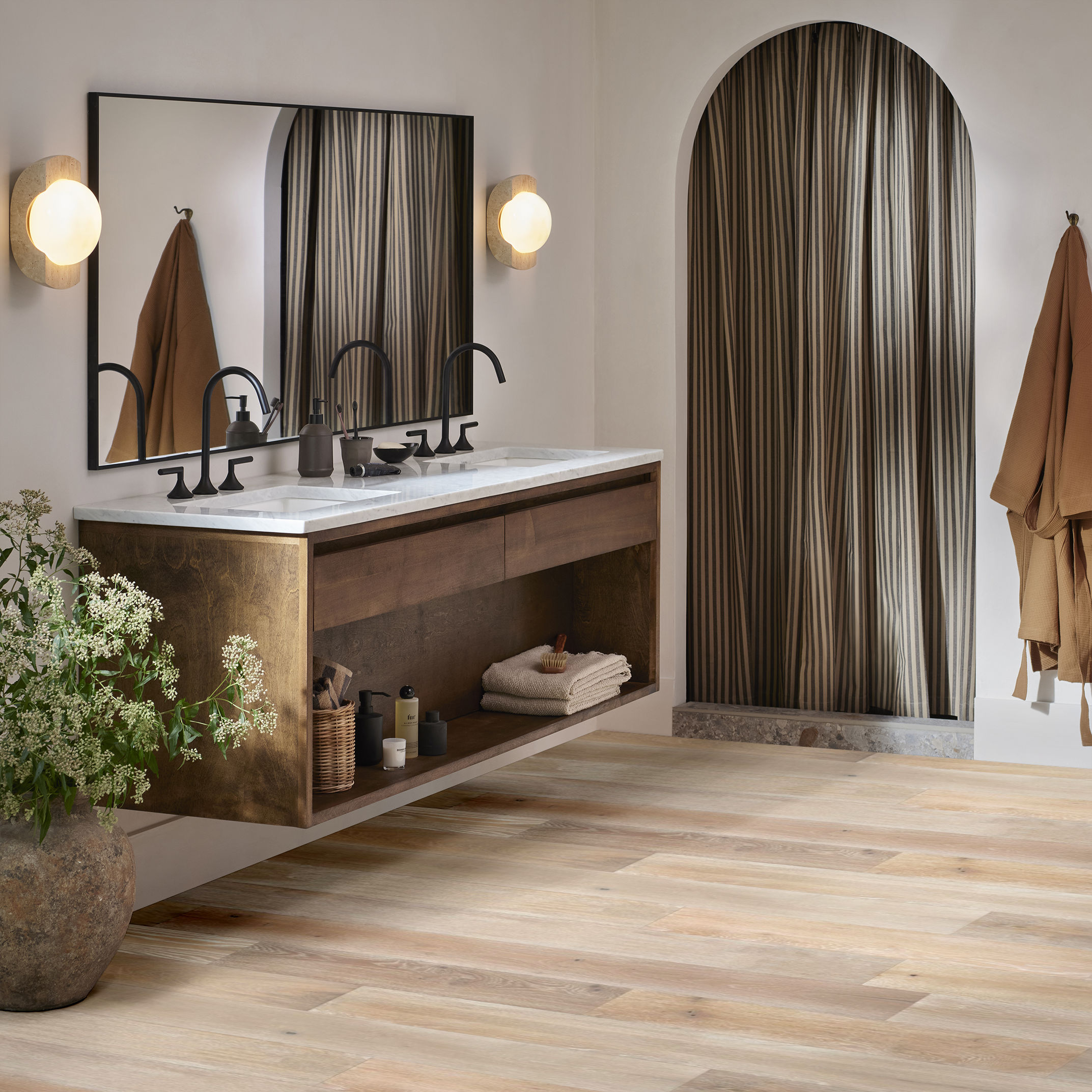 COAST TO COAST TIDEPOOL ROOM