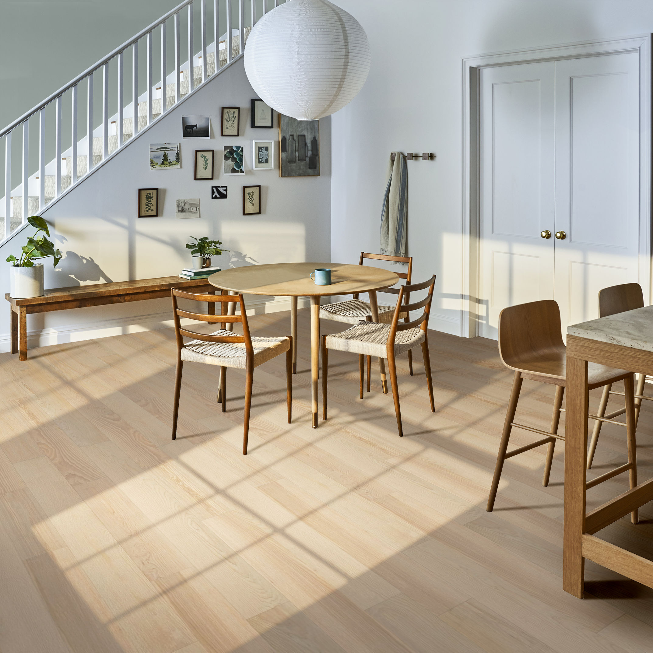 EUROPEAN ASH METRO ROOM